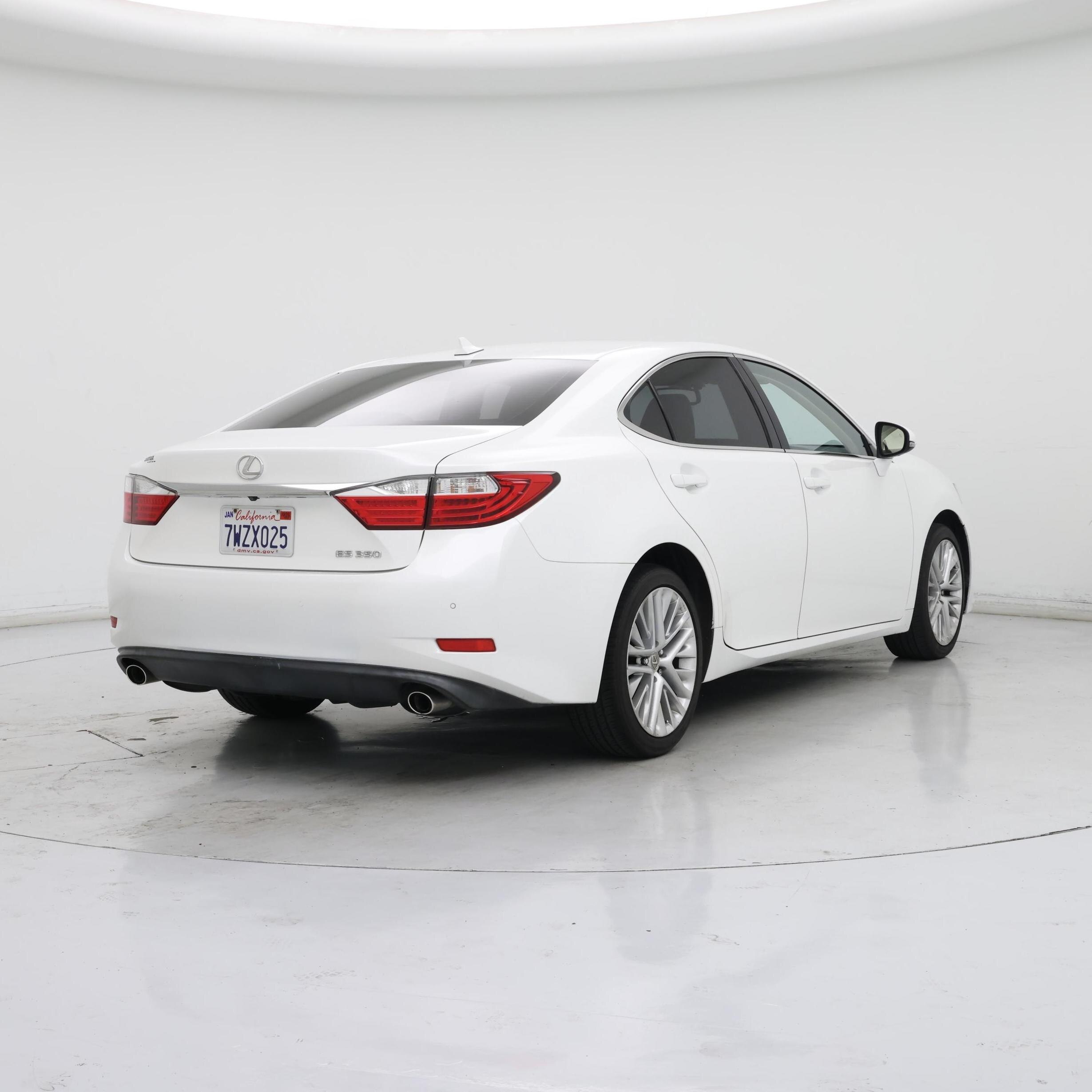 Thumbnail: 2014 Lexus ES - 8