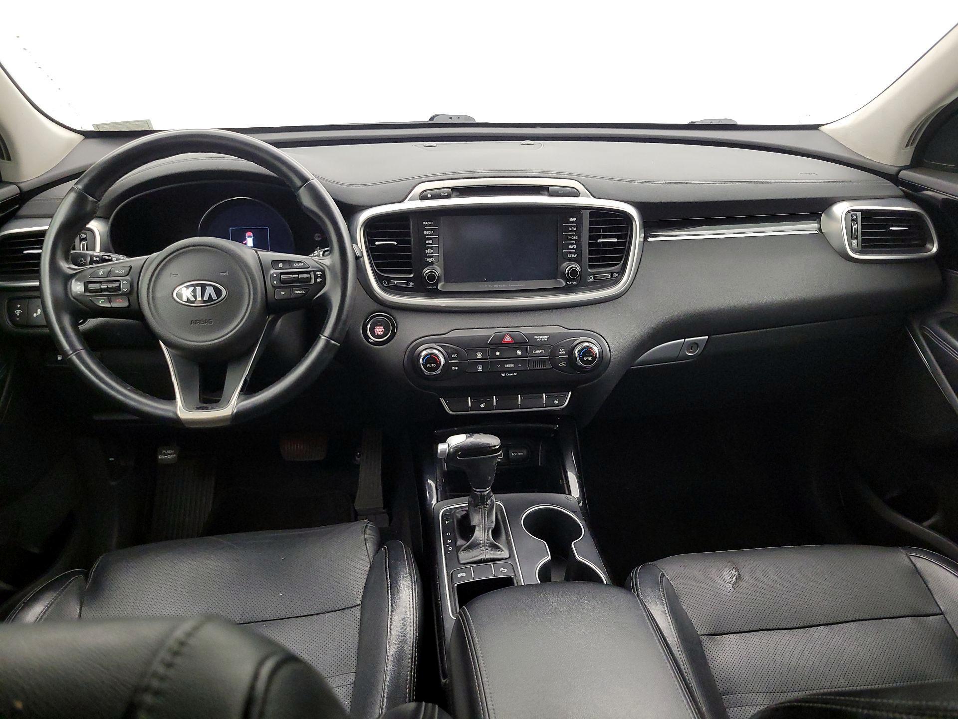 Thumbnail: 2016 Kia Sorento - 9