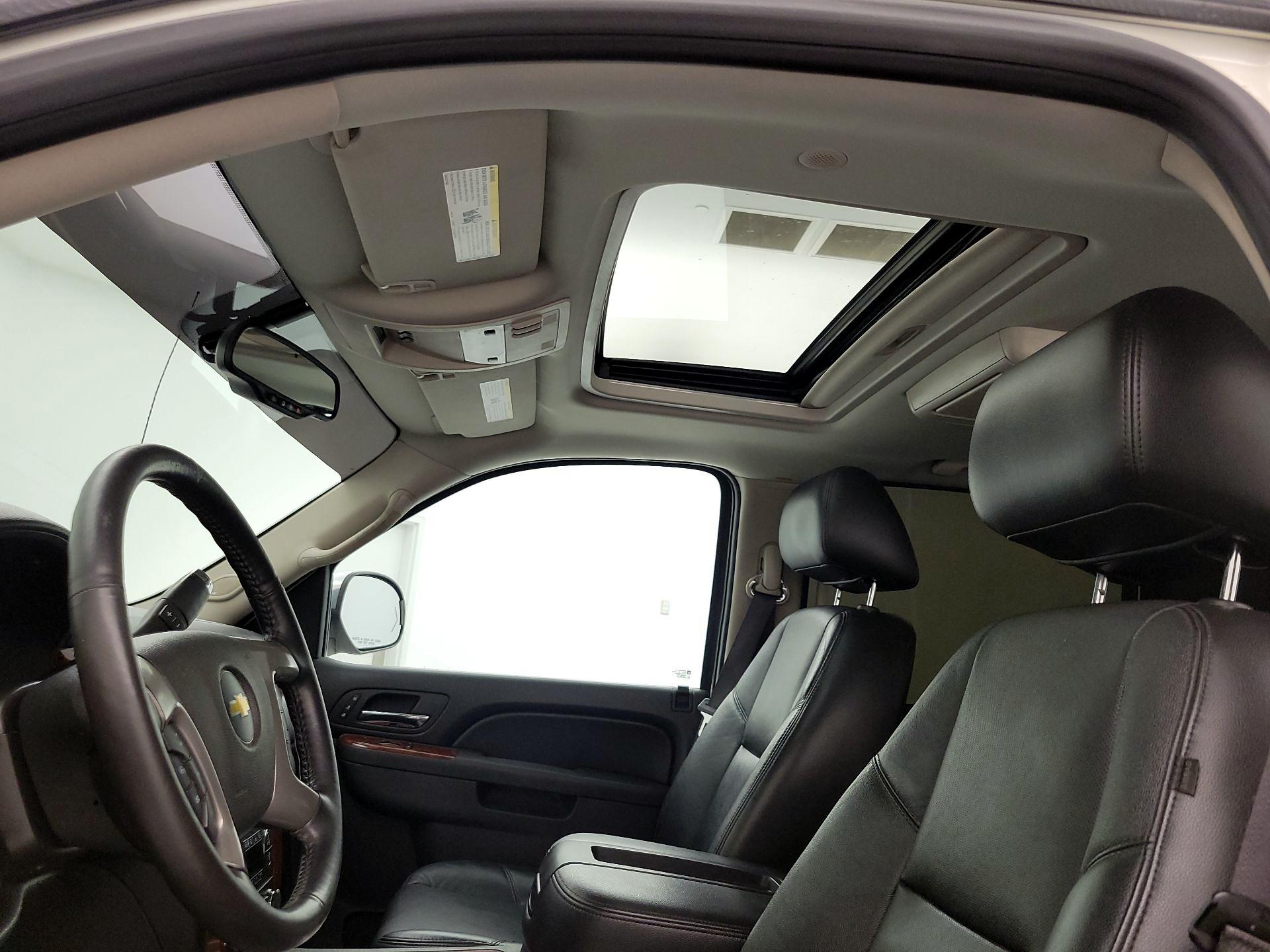 Thumbnail: 2013 Chevrolet Avalanche 1500 - 20