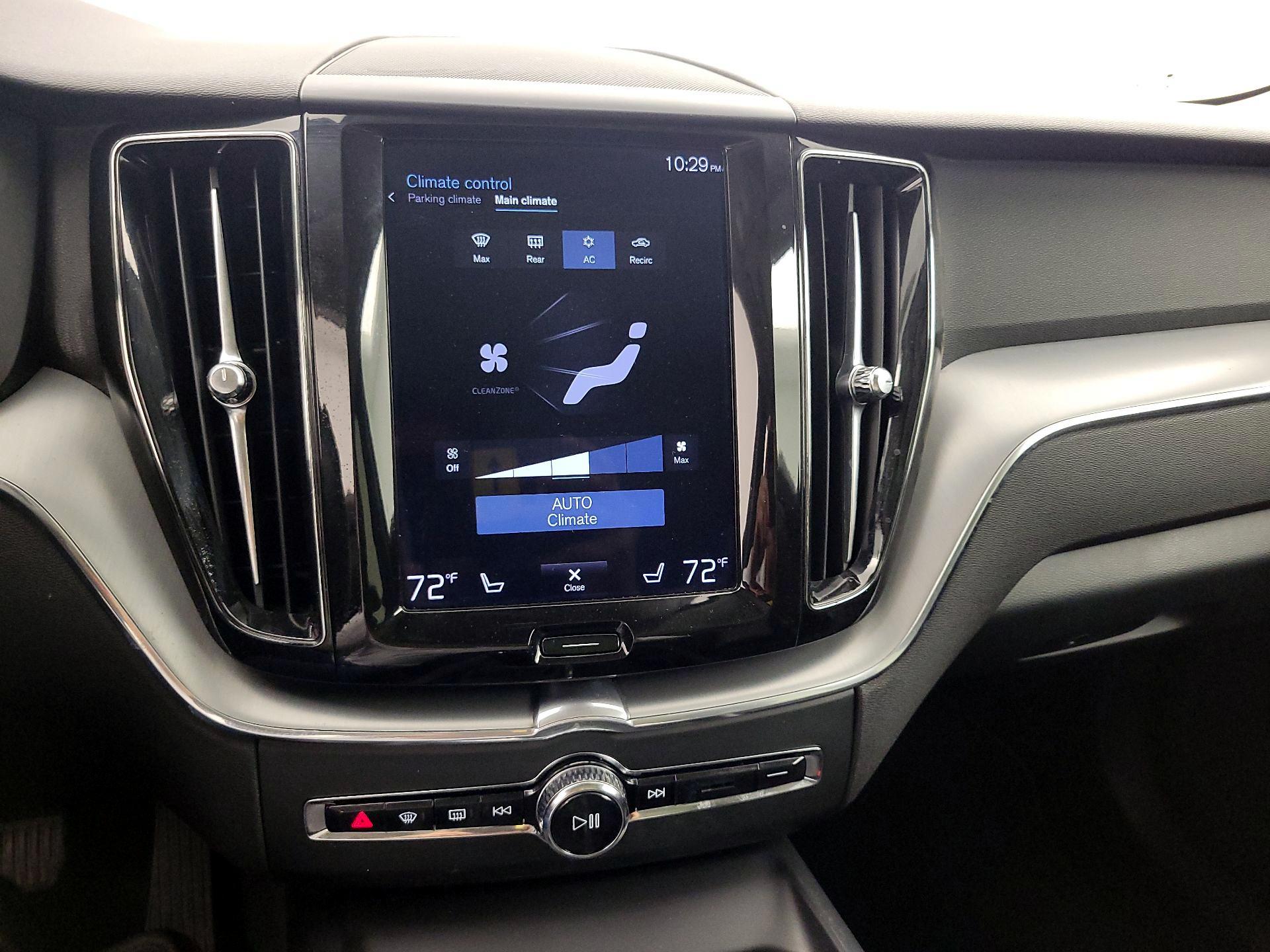 Thumbnail: 2018 Volvo XC60 - 17