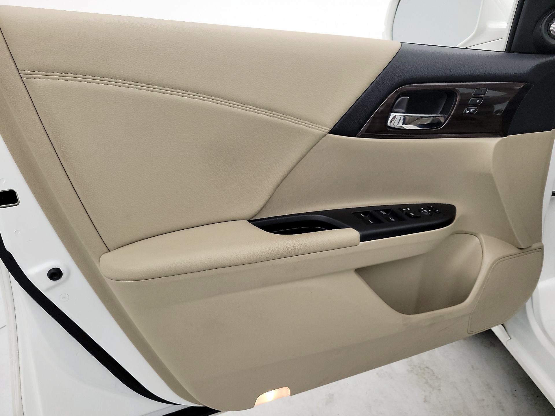Thumbnail: 2017 Honda Accord - 12