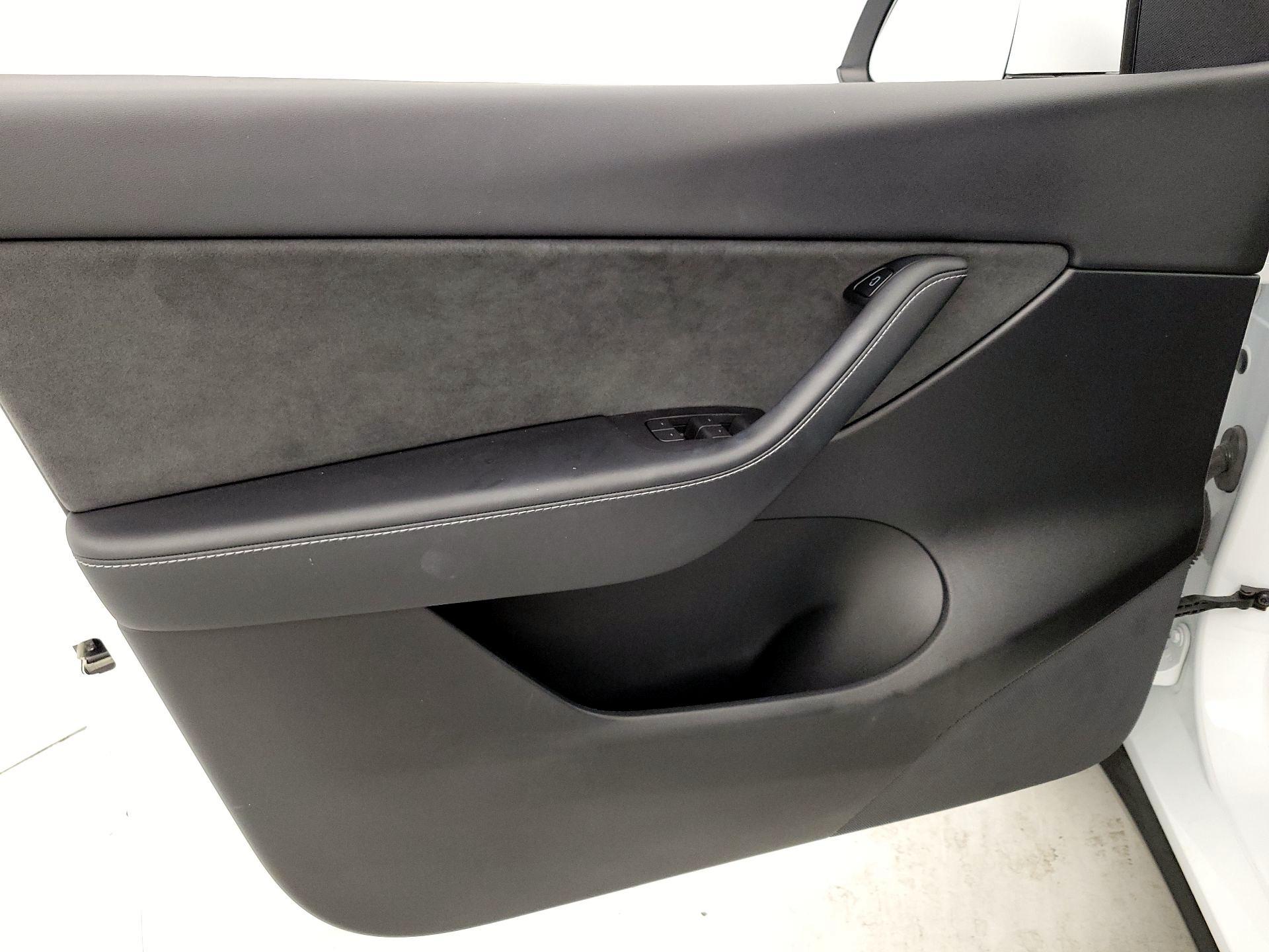 Thumbnail: 2021 Tesla Model Y - 12