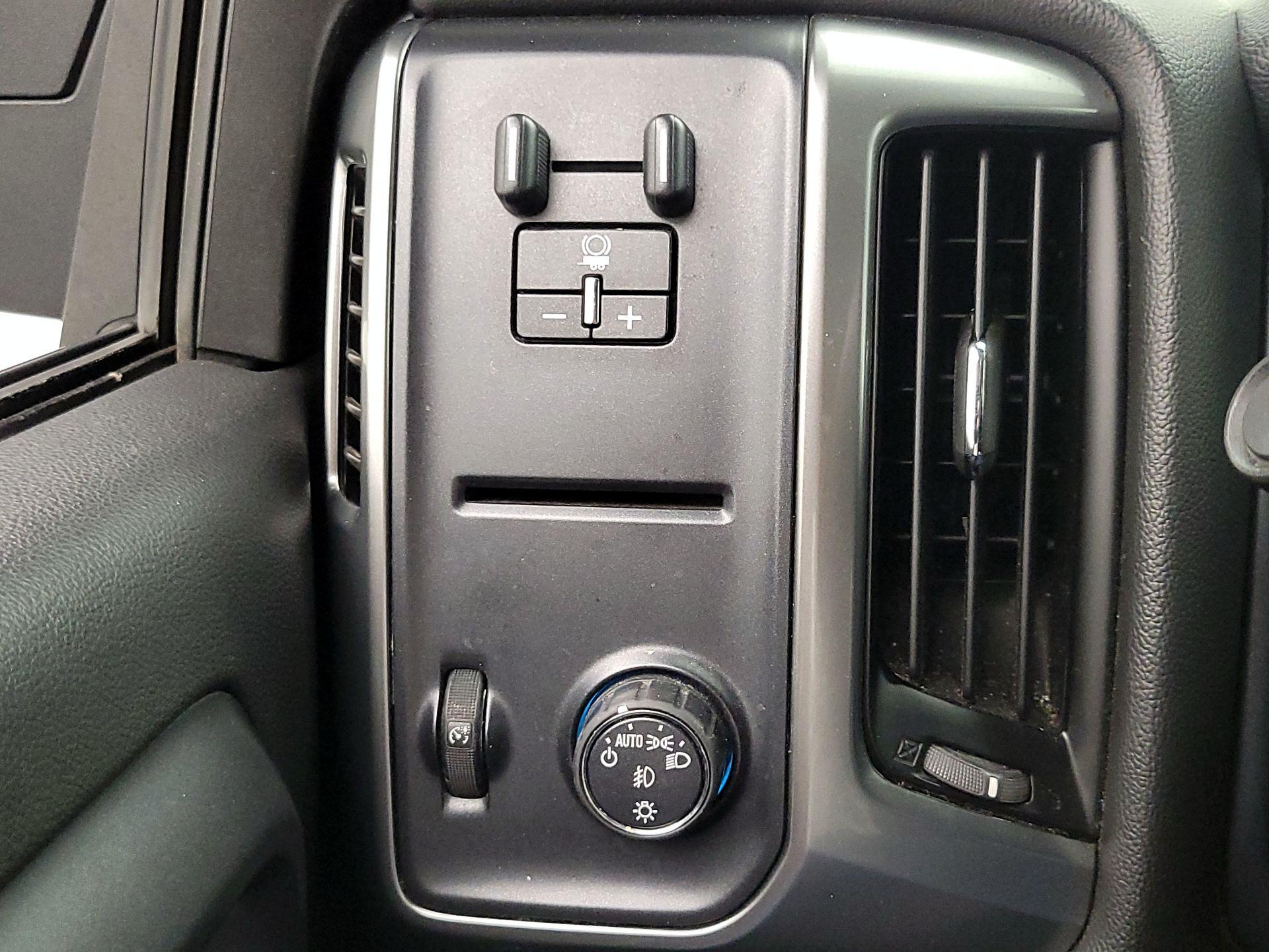 Thumbnail: 2017 Chevrolet Silverado 1500 - 13