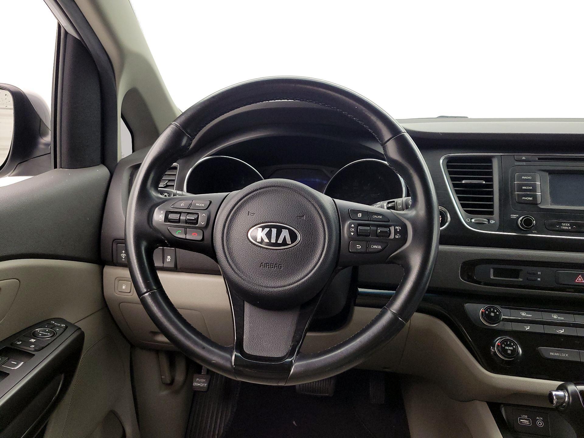 Thumbnail: 2016 Kia Sedona - 10