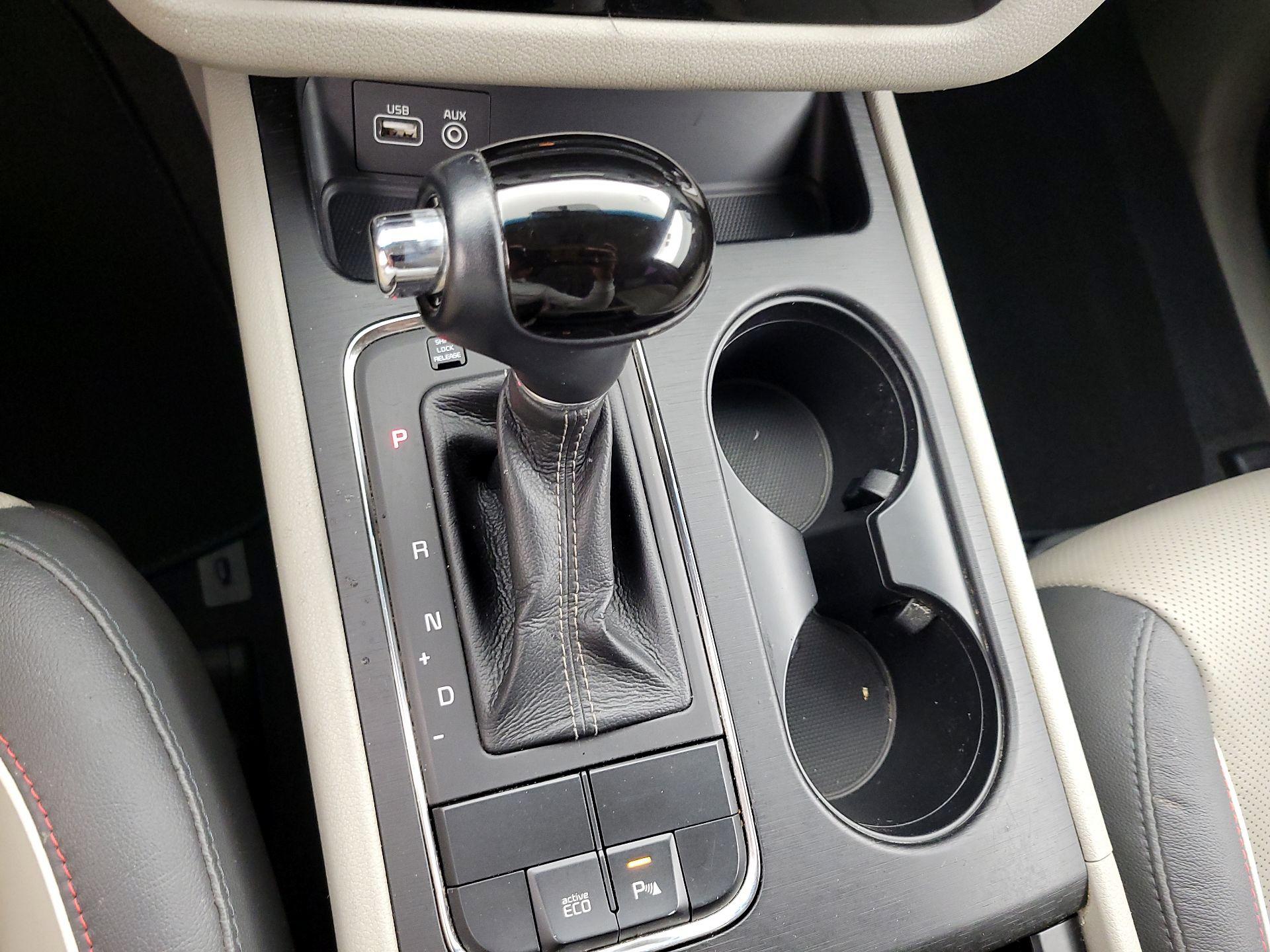 Thumbnail: 2016 Kia Sedona - 17