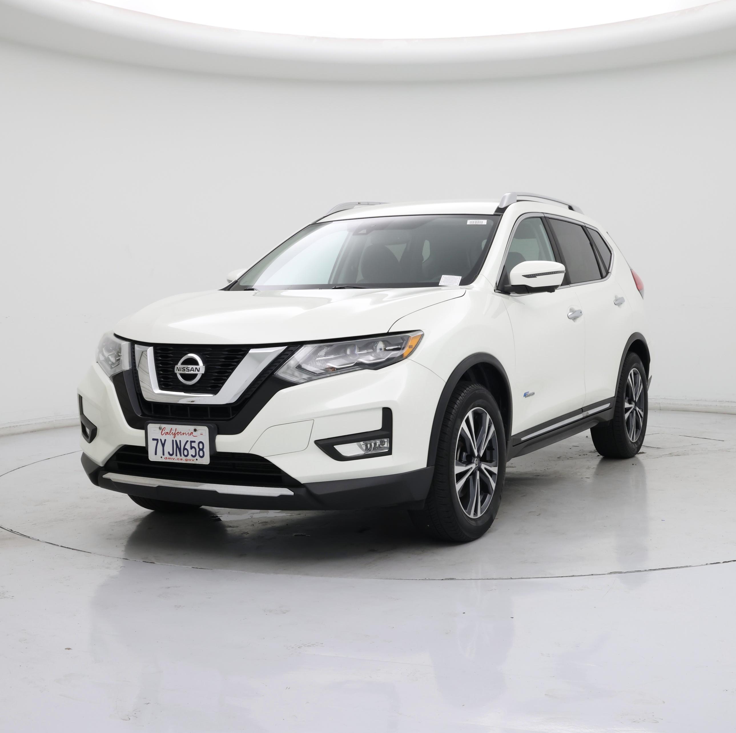 Thumbnail: 2017 Nissan Rogue - 4