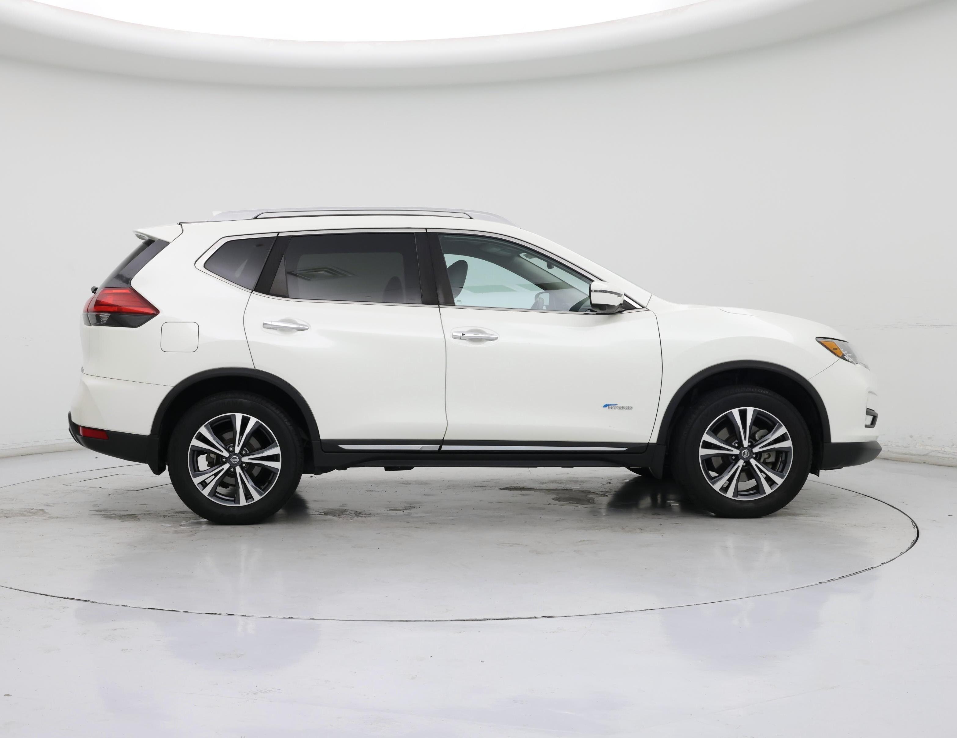 Thumbnail: 2017 Nissan Rogue - 7