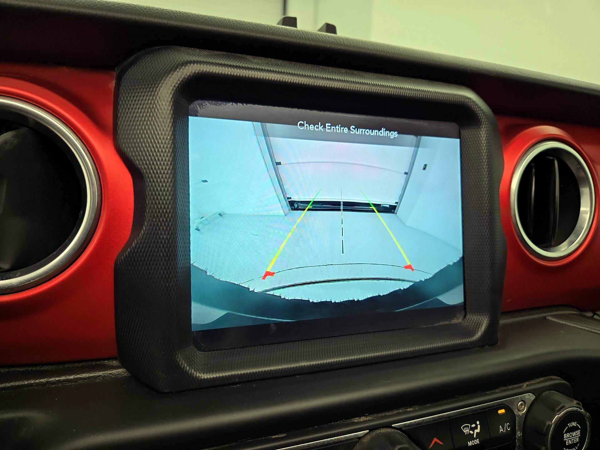 Thumbnail: 2019 Jeep Wrangler - 15