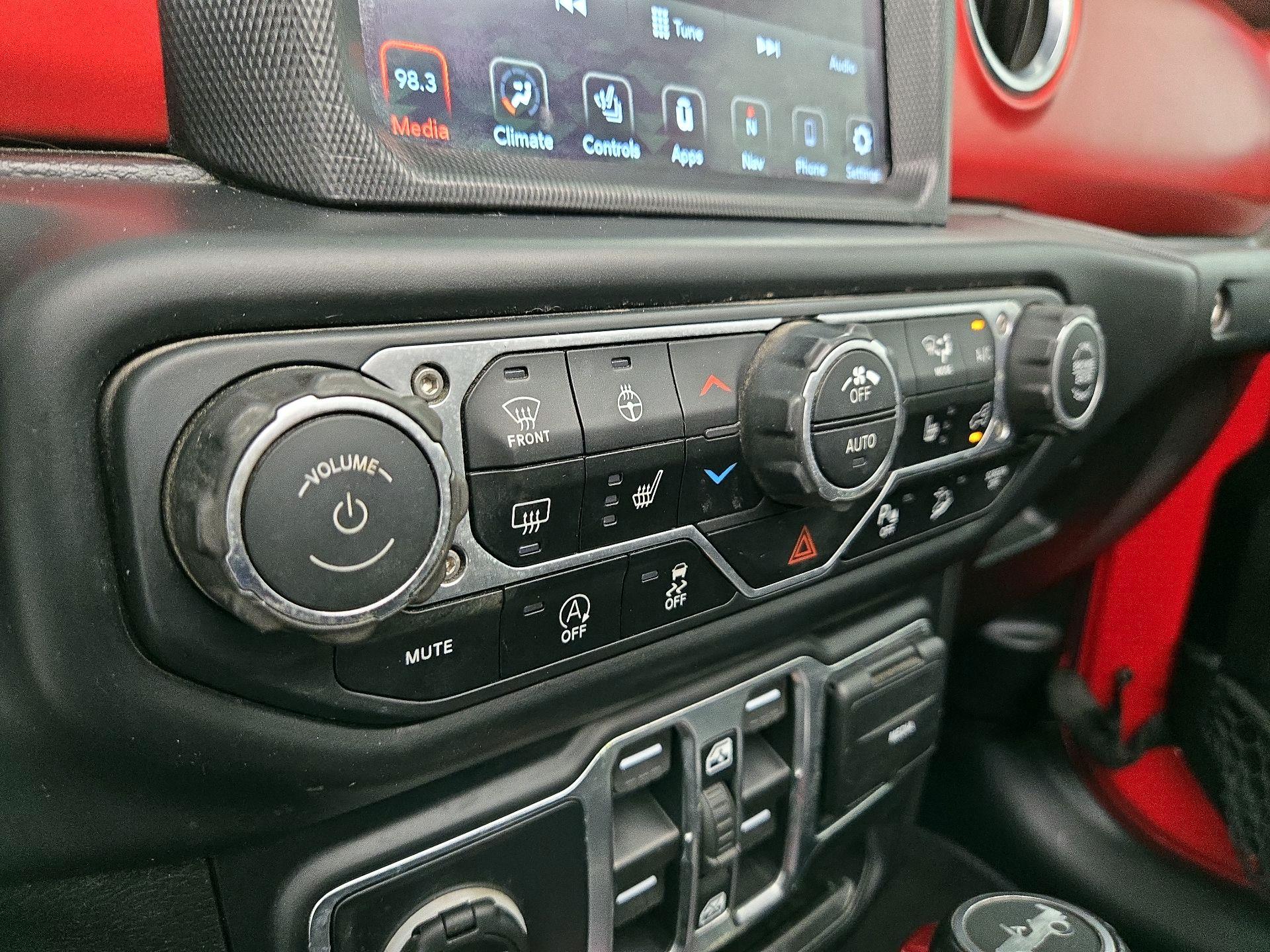 Thumbnail: 2019 Jeep Wrangler - 17