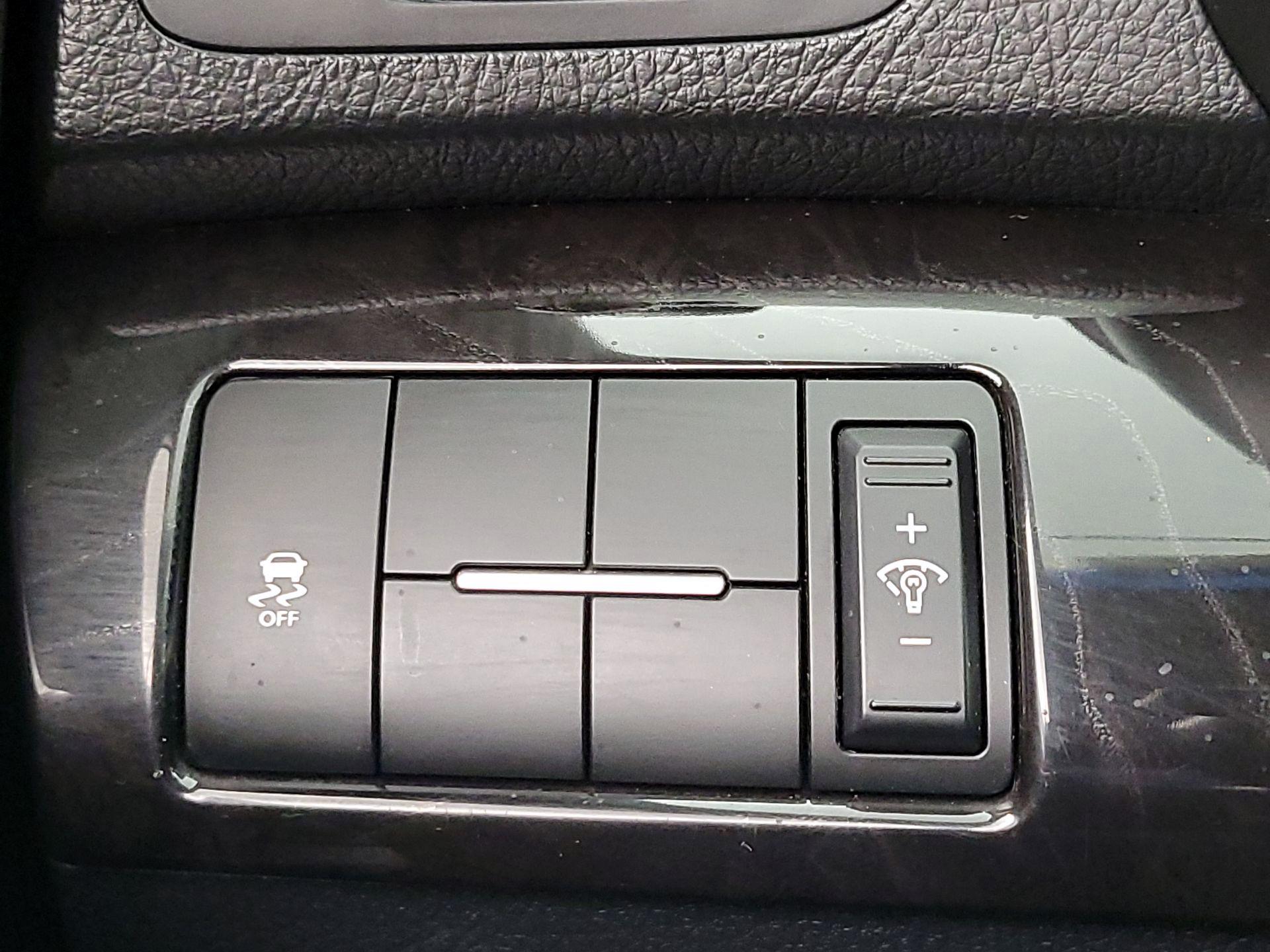 Thumbnail: 2014 Kia Sorento - 13