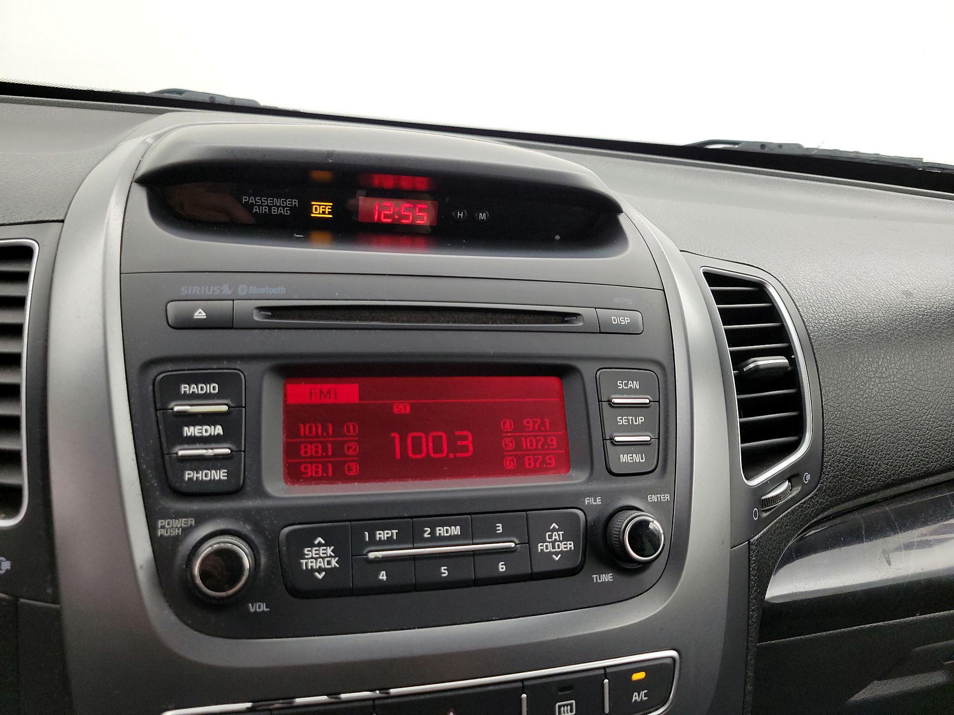 Thumbnail: 2014 Kia Sorento - 14