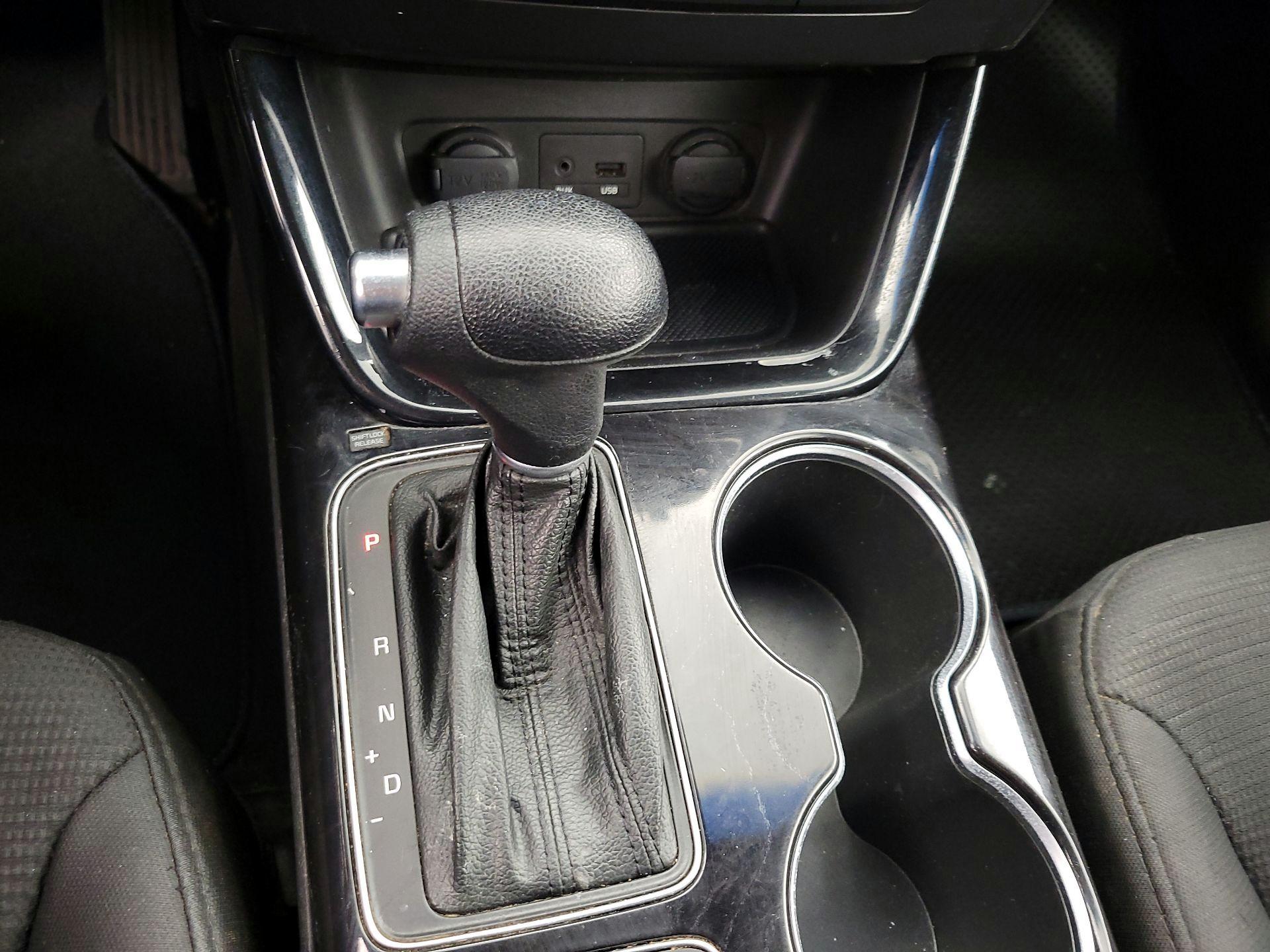 Thumbnail: 2014 Kia Sorento - 16