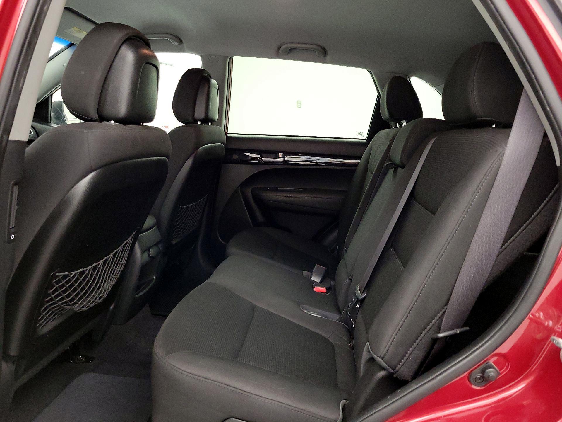 Thumbnail: 2014 Kia Sorento - 18