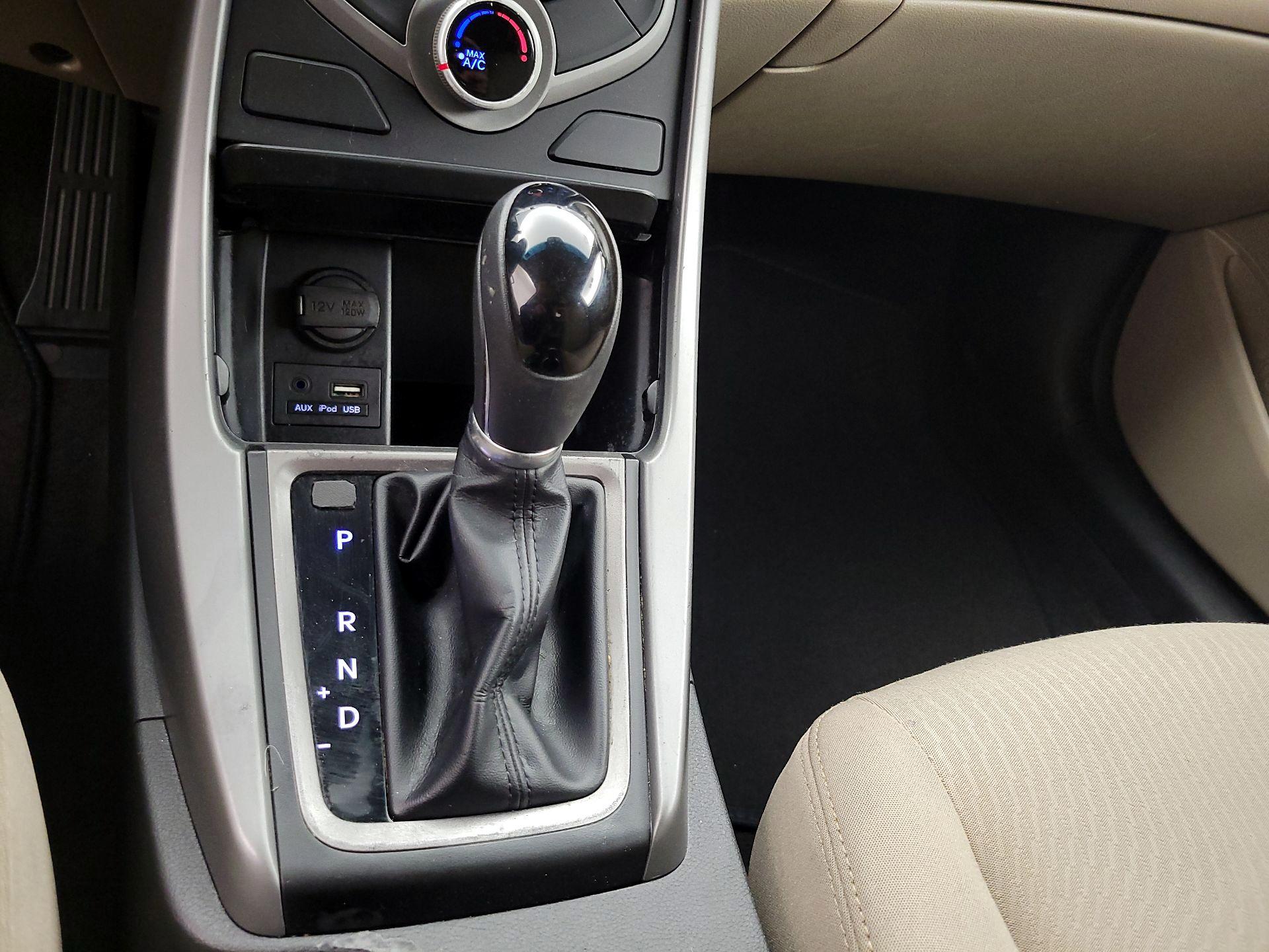Thumbnail: 2015 Hyundai Elantra - 16