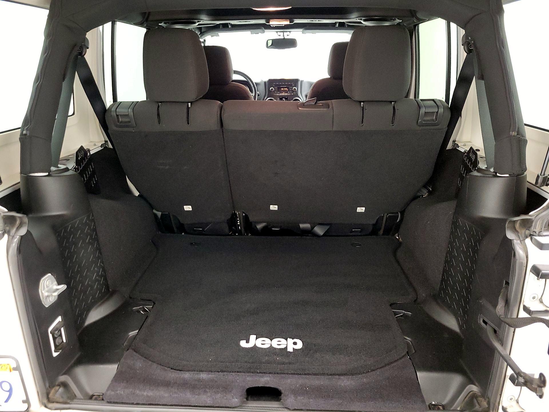 Thumbnail: 2014 Jeep Wrangler - 18