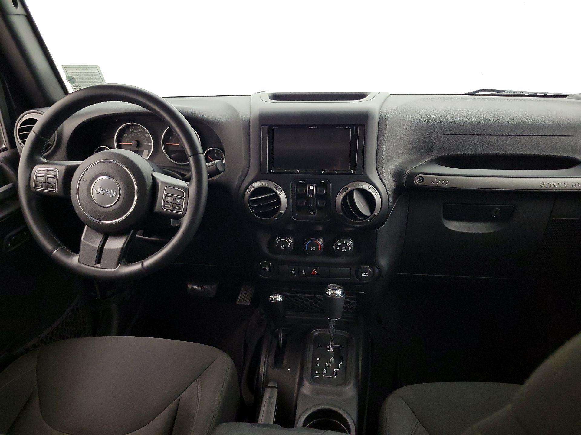 Thumbnail: 2015 Jeep Wrangler - 9