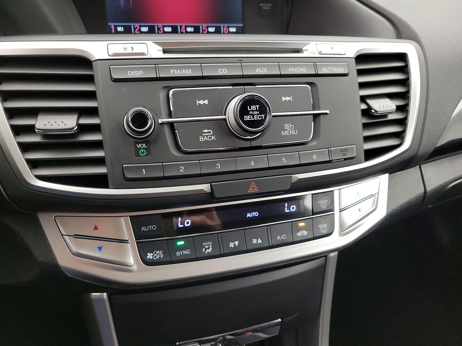 Thumbnail: 2015 Honda Accord - 16