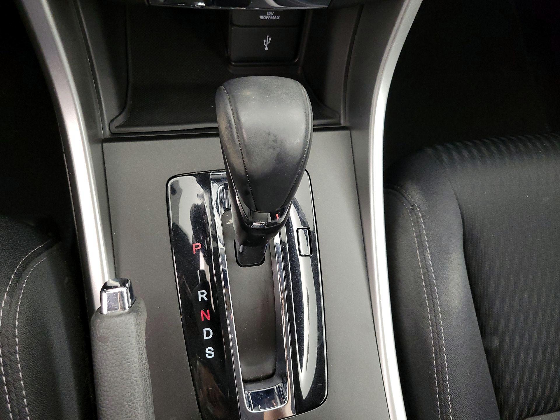 Thumbnail: 2015 Honda Accord - 17