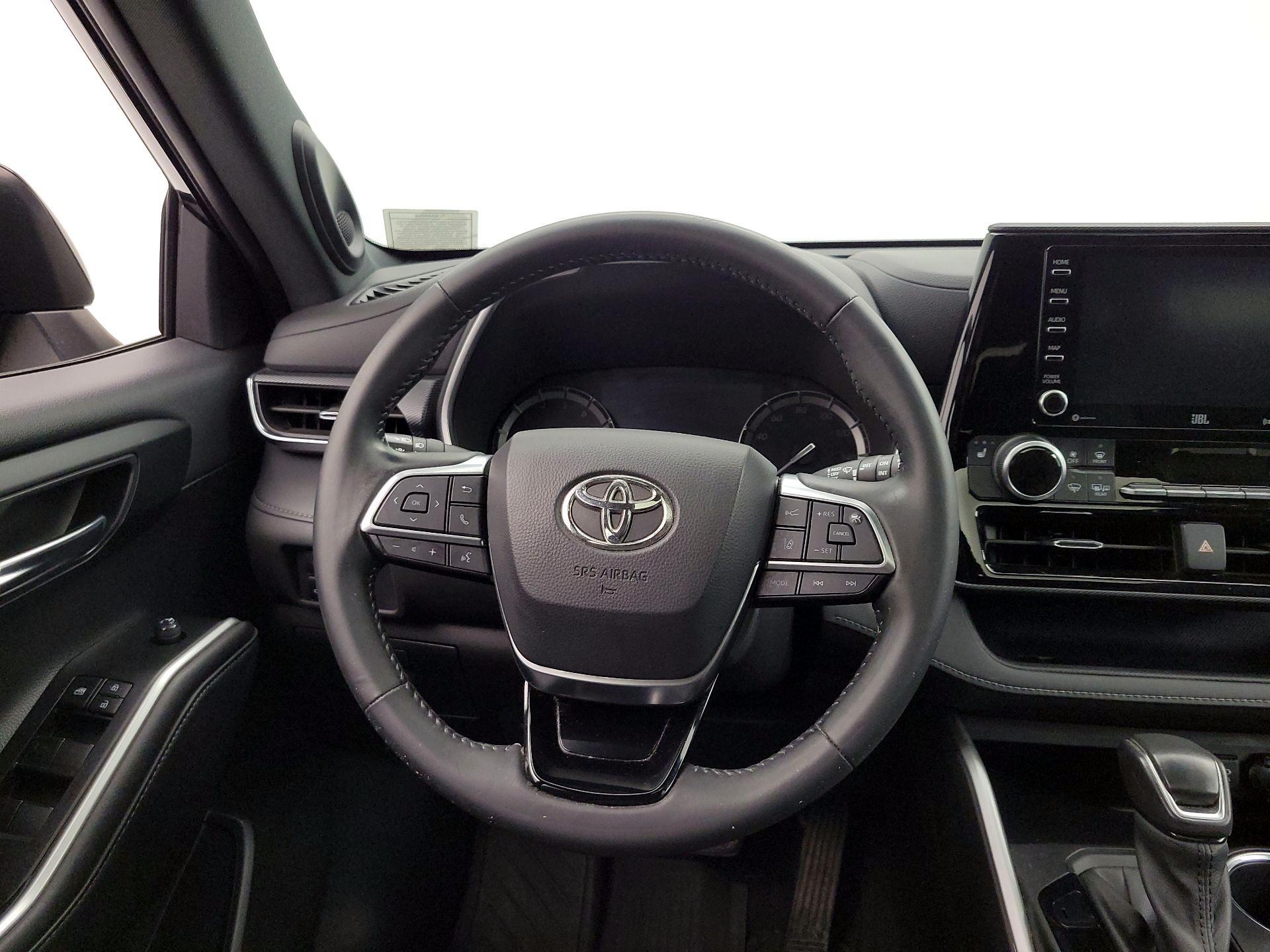 Thumbnail: 2021 Toyota Highlander - 10