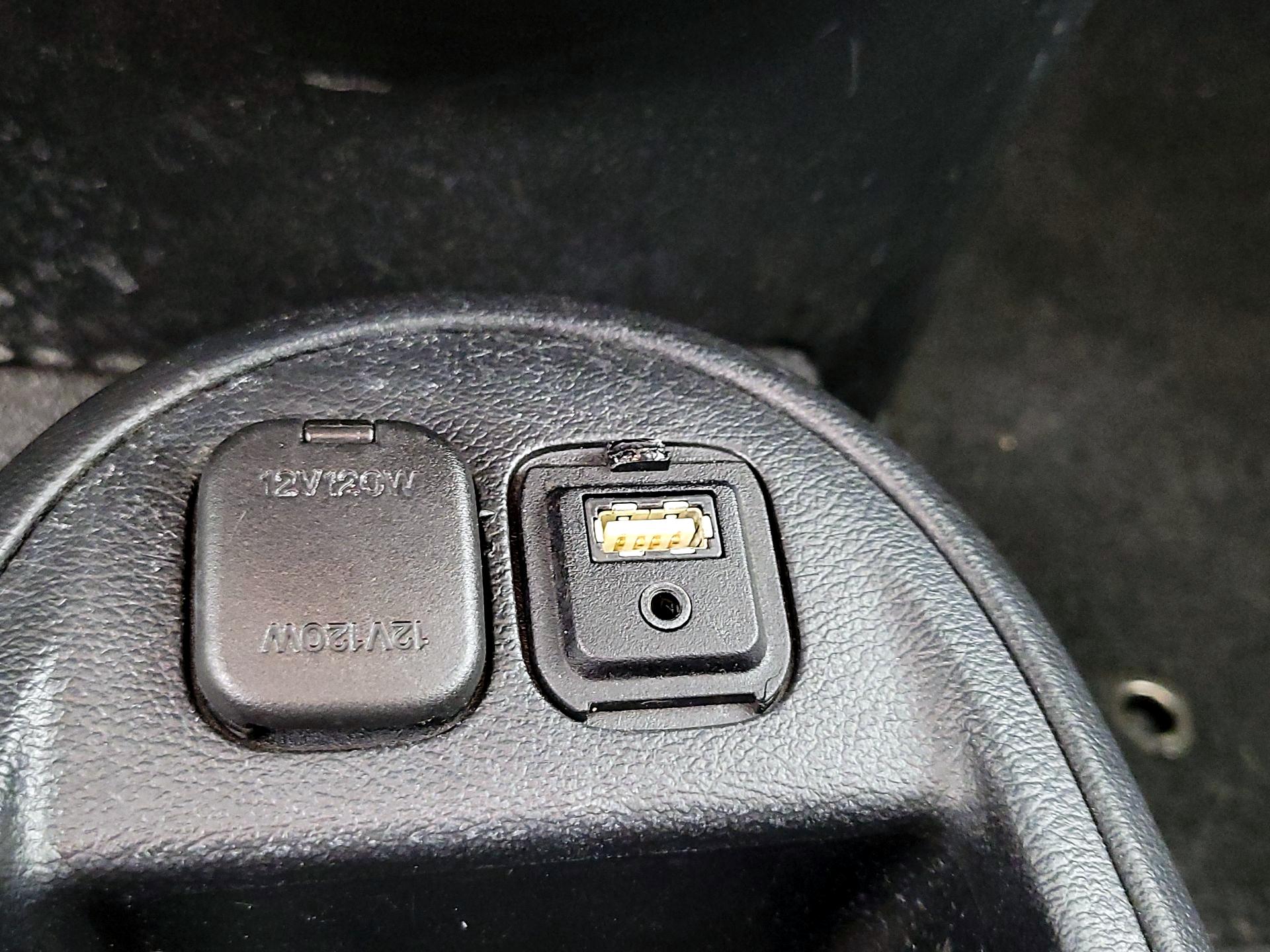 Thumbnail: 2014 Mazda Mazda2 - 17
