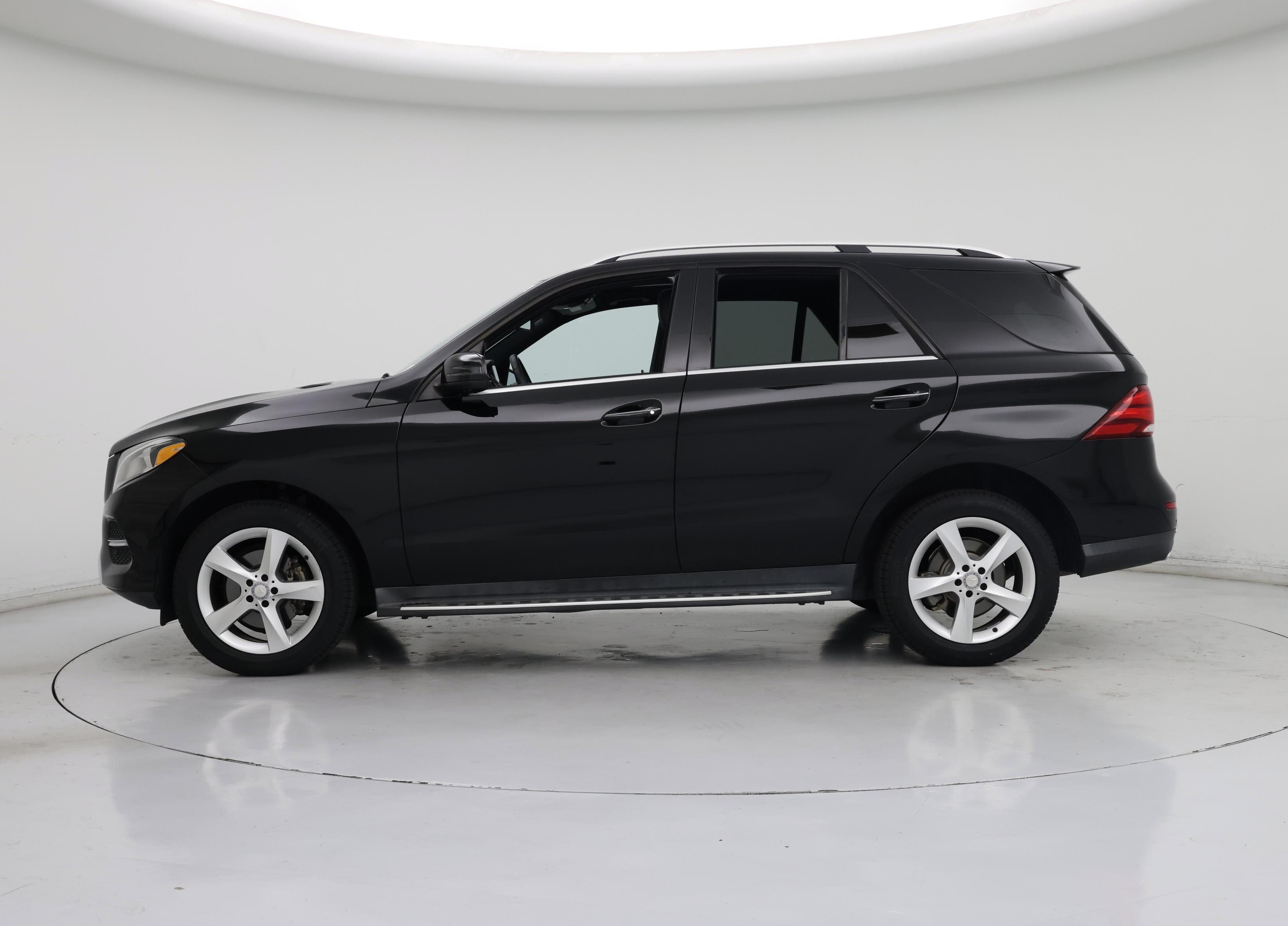 Thumbnail: 2017 Mercedes-Benz GLE - 3