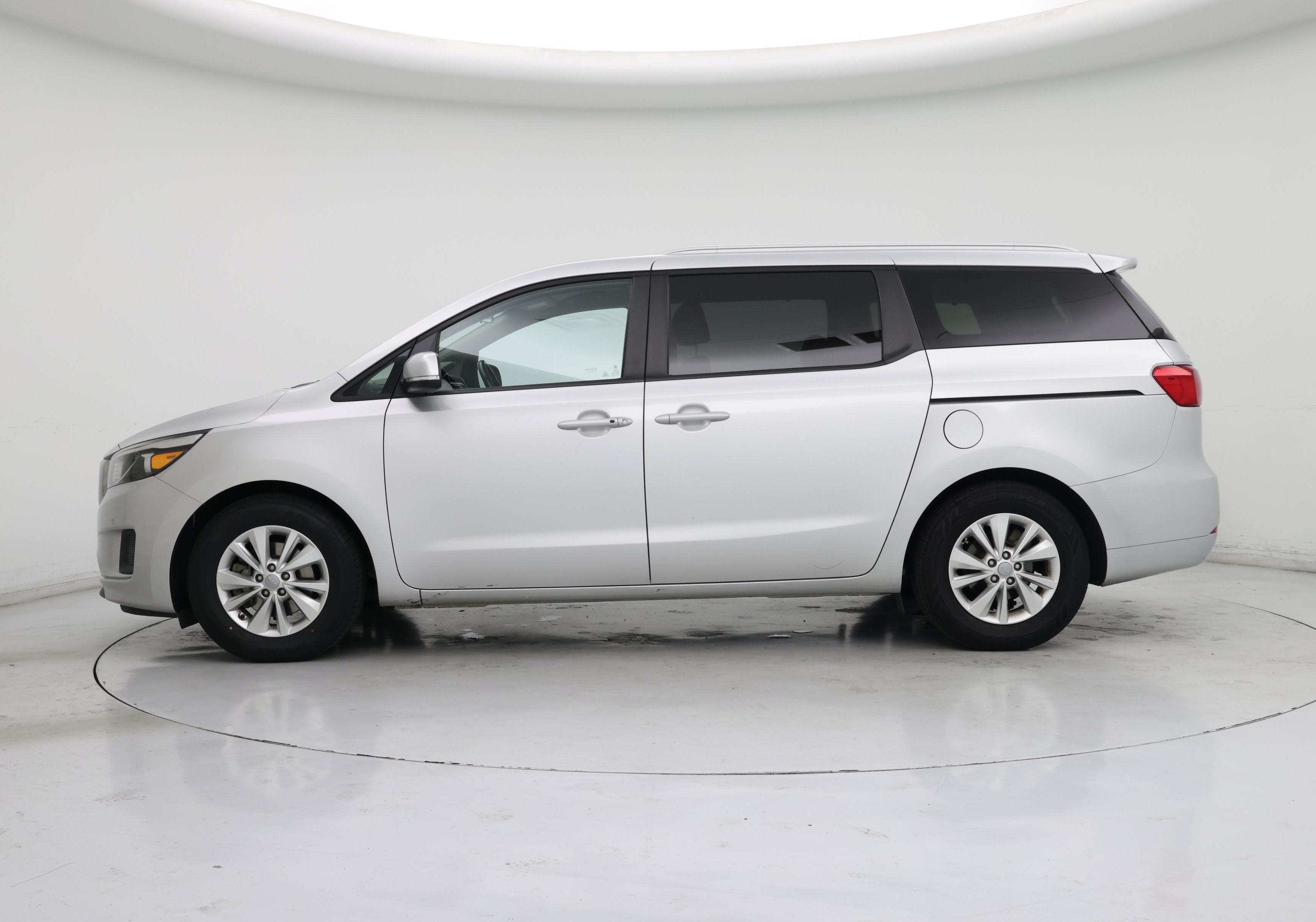 Thumbnail: 2018 Kia Sedona - 3