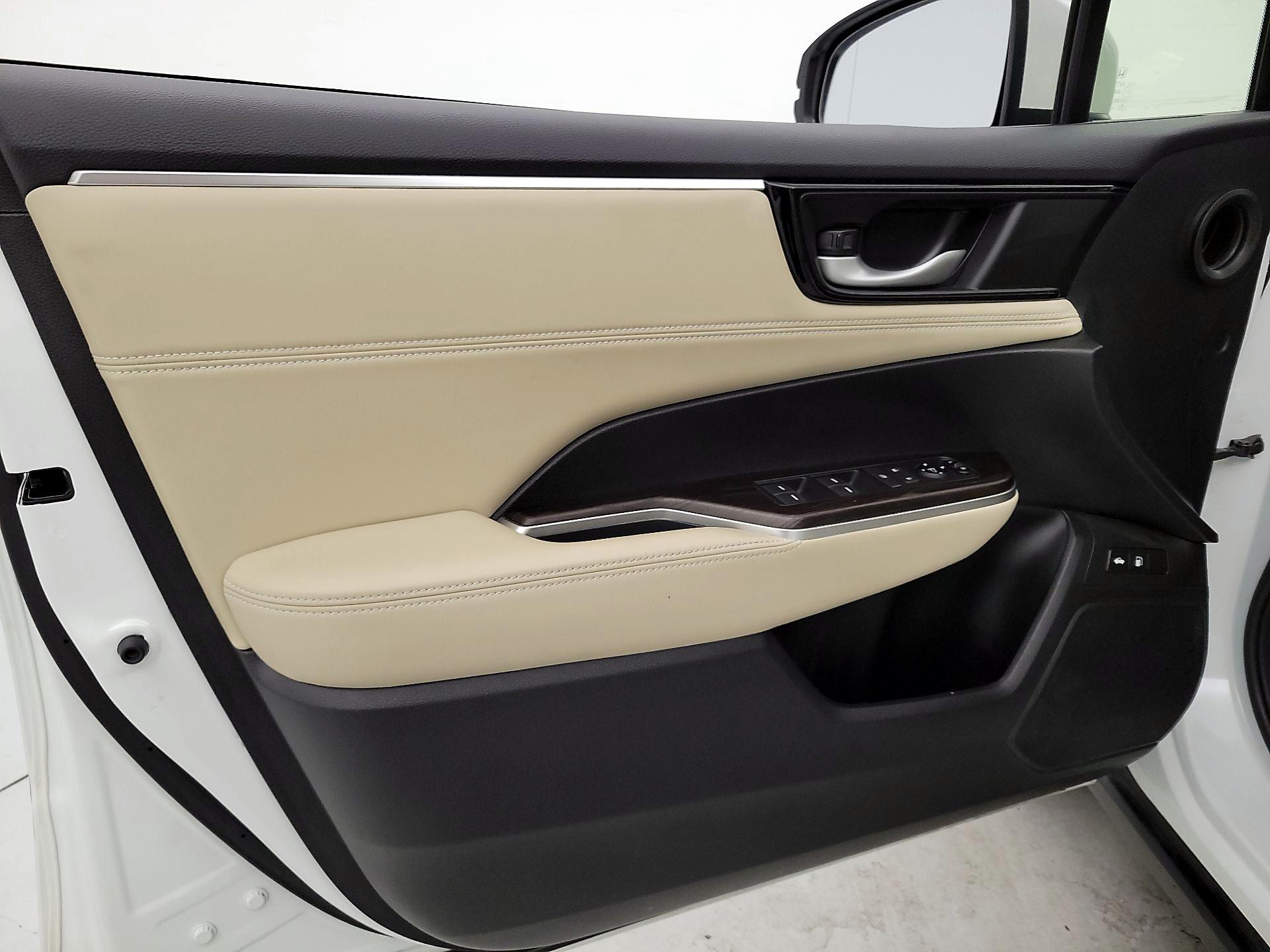 Thumbnail: 2018 Honda Clarity - 12