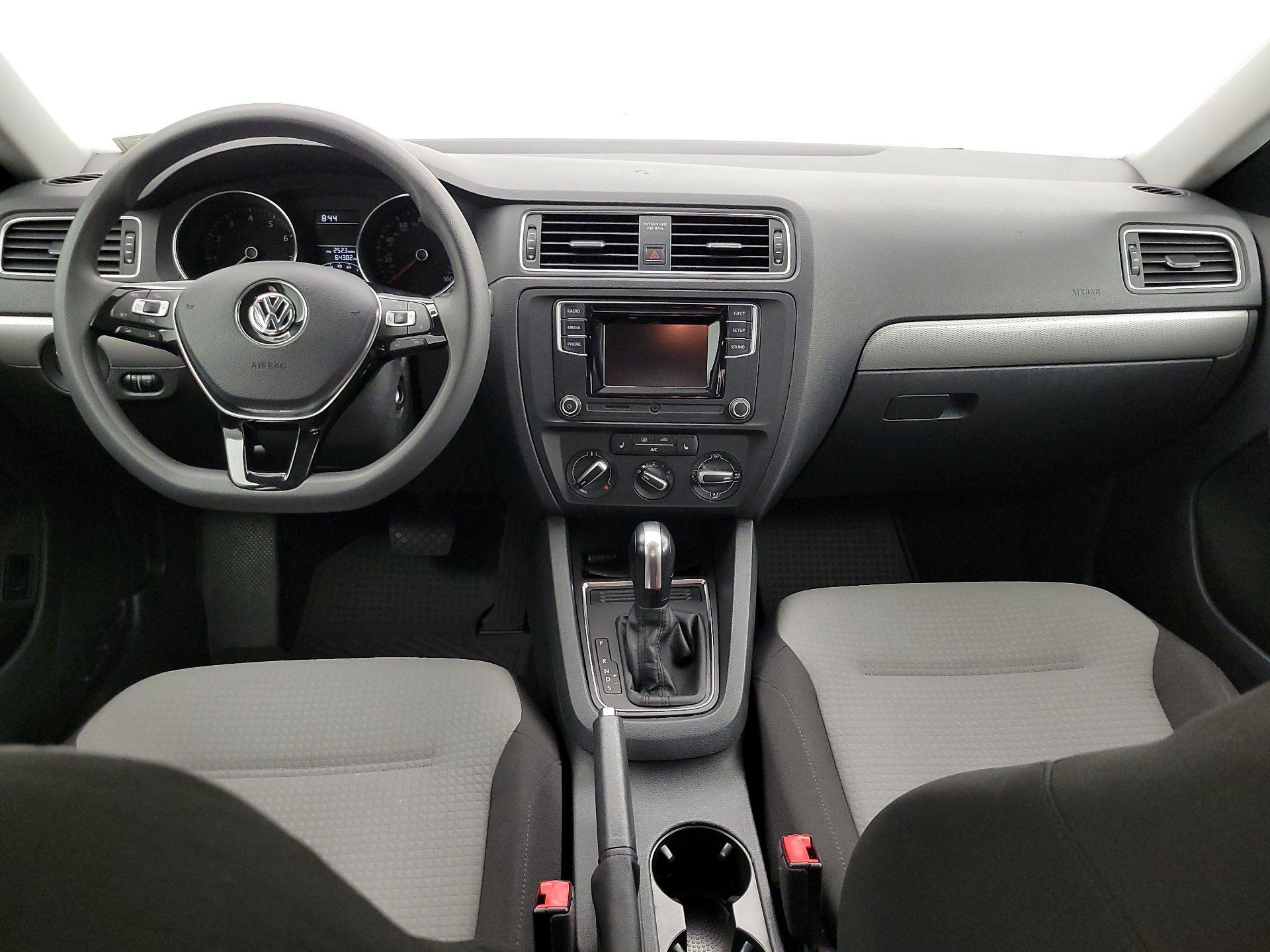 Thumbnail: 2018 Volkswagen Jetta - 9