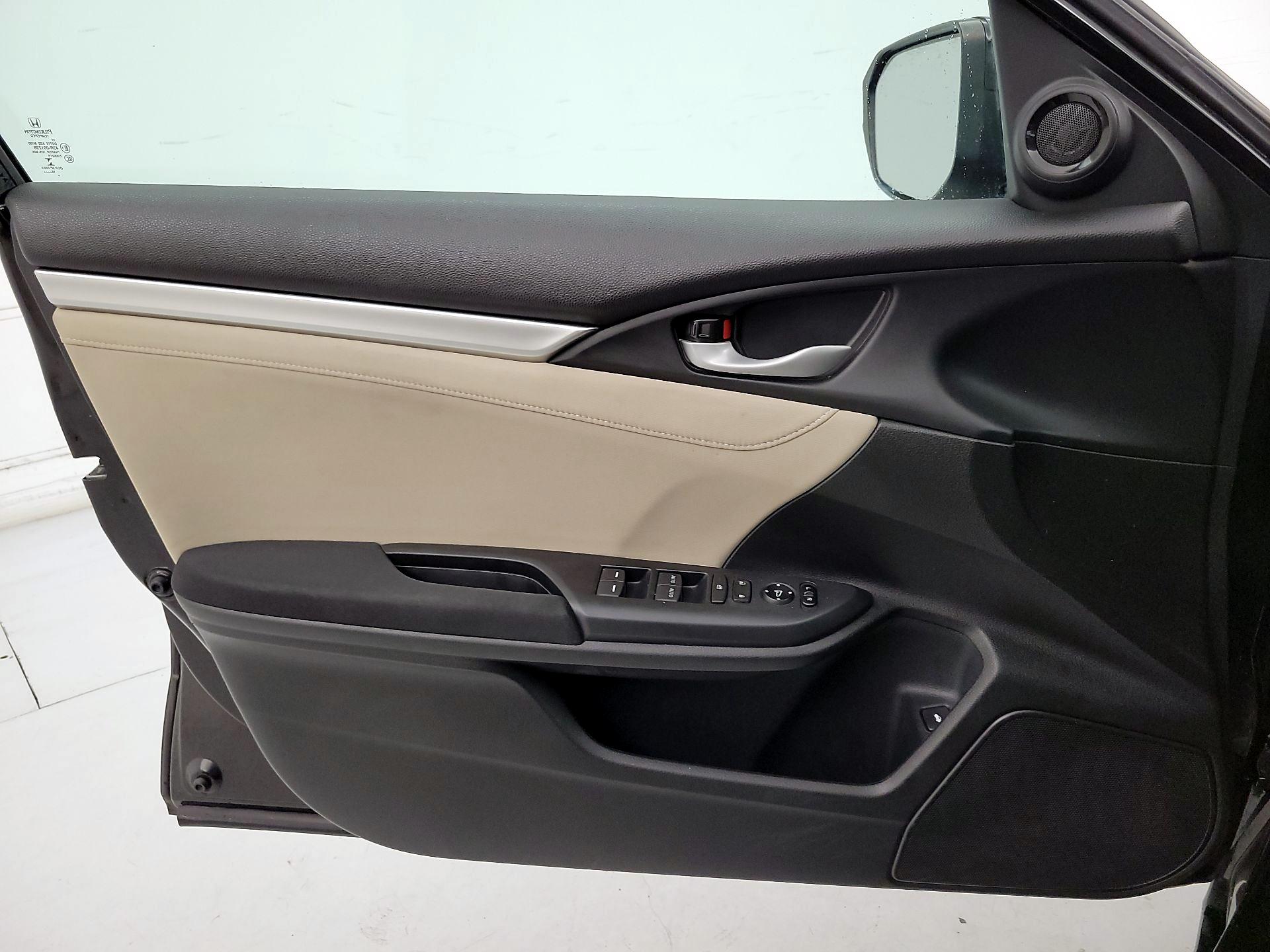 Thumbnail: 2017 Honda Civic - 12
