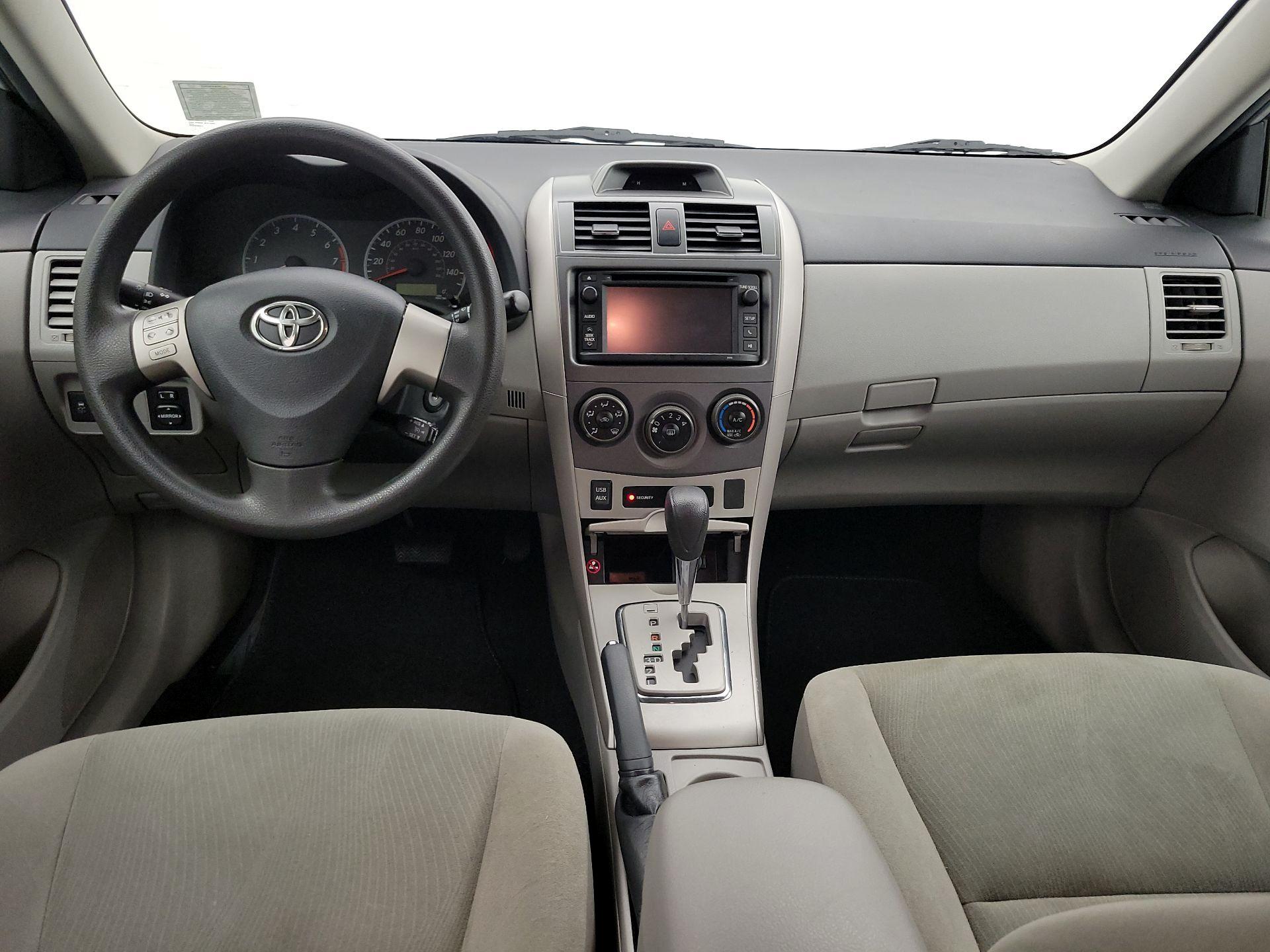 Thumbnail: 2013 Toyota Corolla - 9