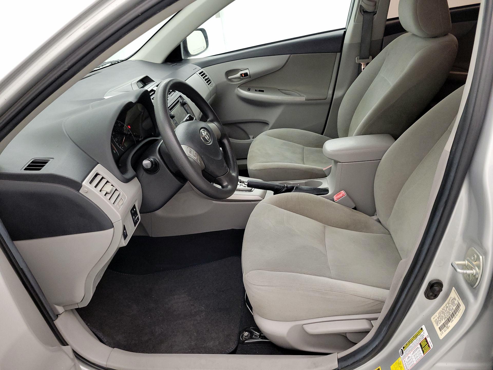Thumbnail: 2013 Toyota Corolla - 11