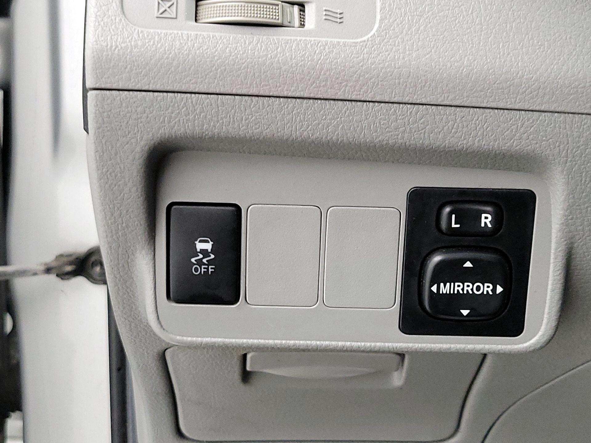 Thumbnail: 2013 Toyota Corolla - 13