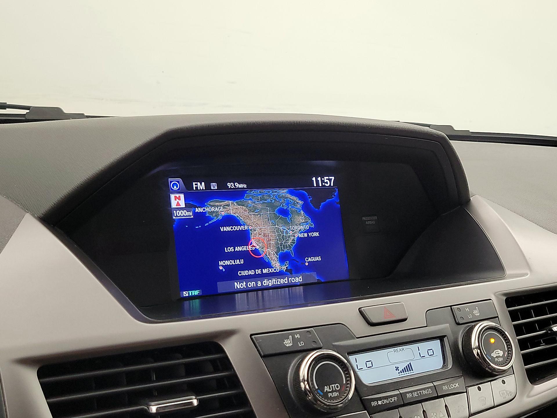 Thumbnail: 2016 Honda Odyssey - 14