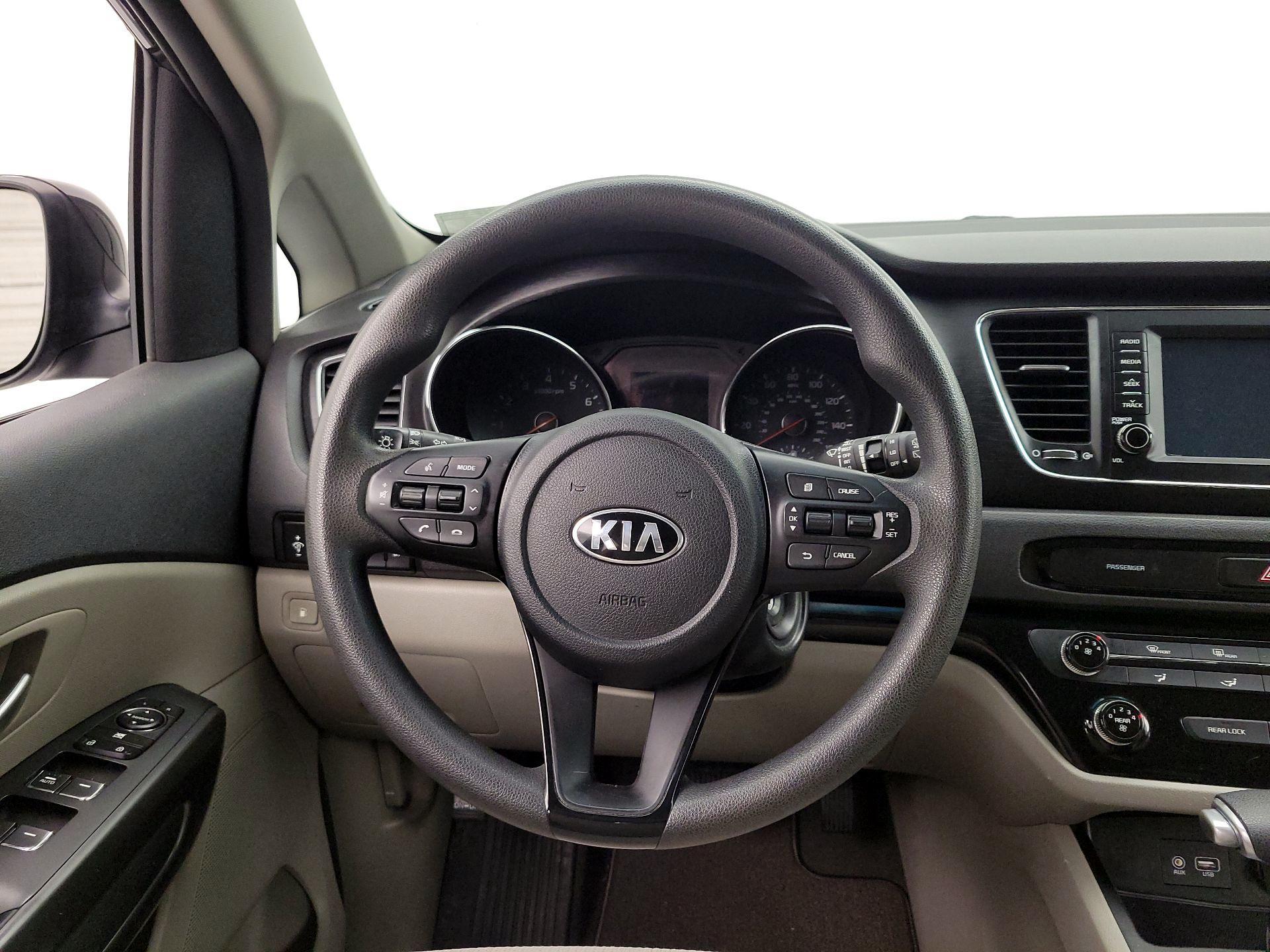 Thumbnail: 2019 Kia Sedona - 10