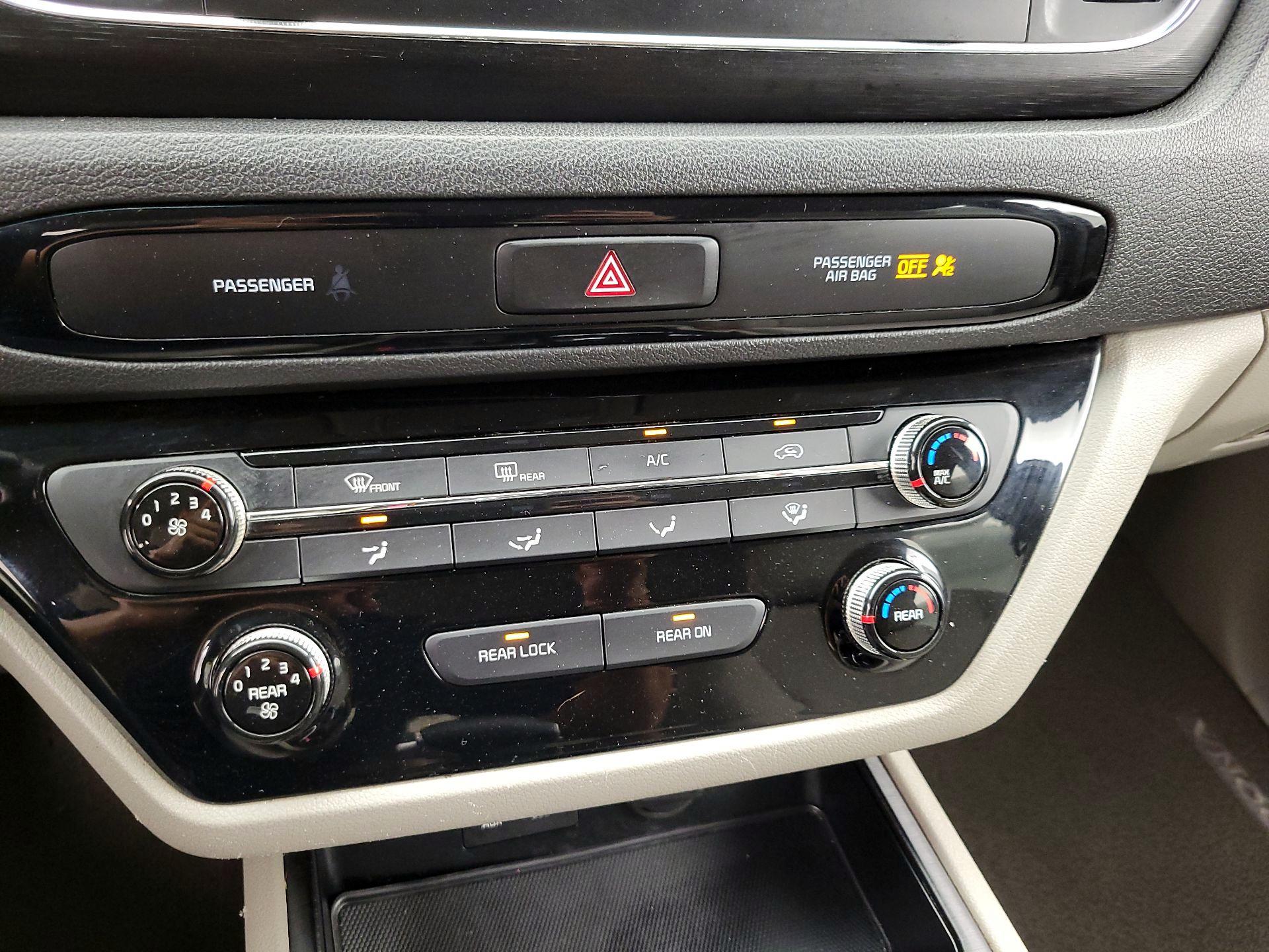 Thumbnail: 2019 Kia Sedona - 16