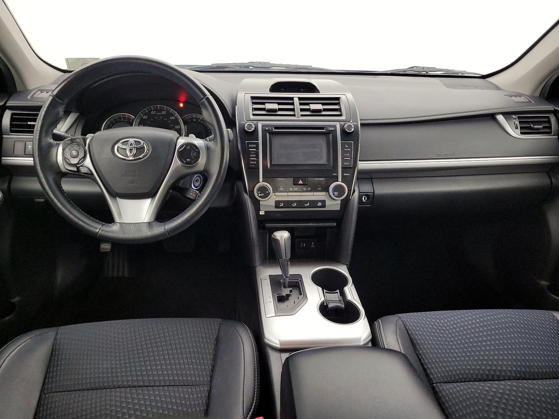 Thumbnail: 2014 Toyota Camry - 9