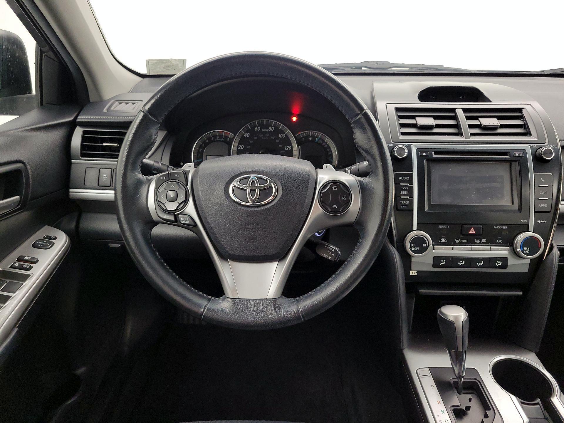 Thumbnail: 2014 Toyota Camry - 10