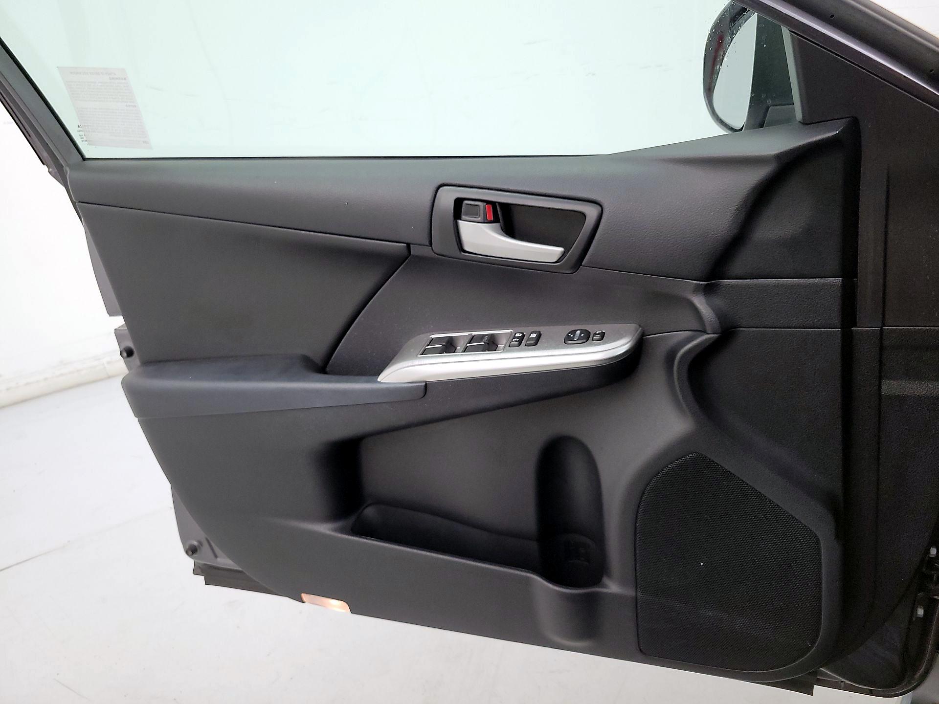 Thumbnail: 2014 Toyota Camry - 12