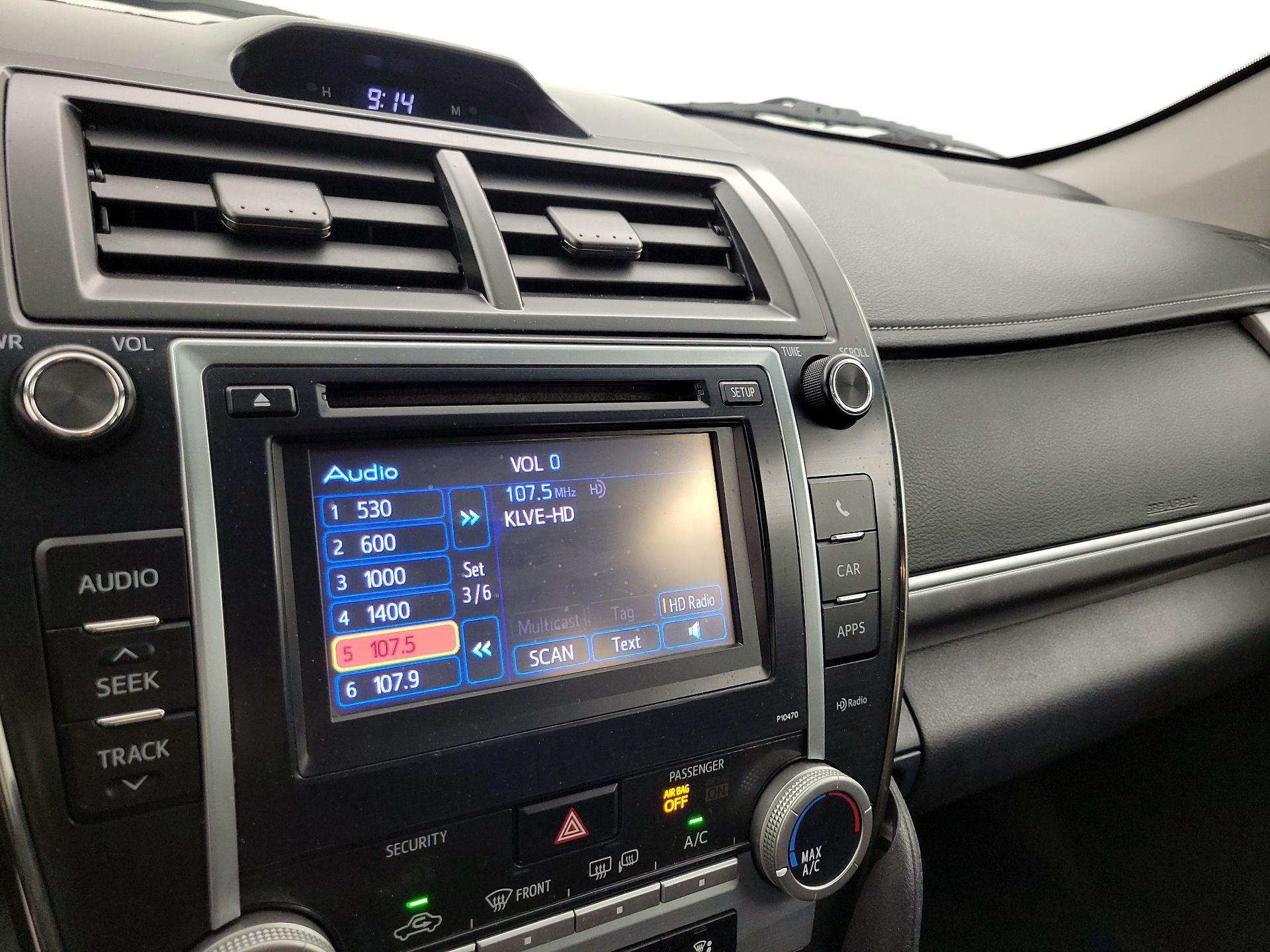 Thumbnail: 2014 Toyota Camry - 15