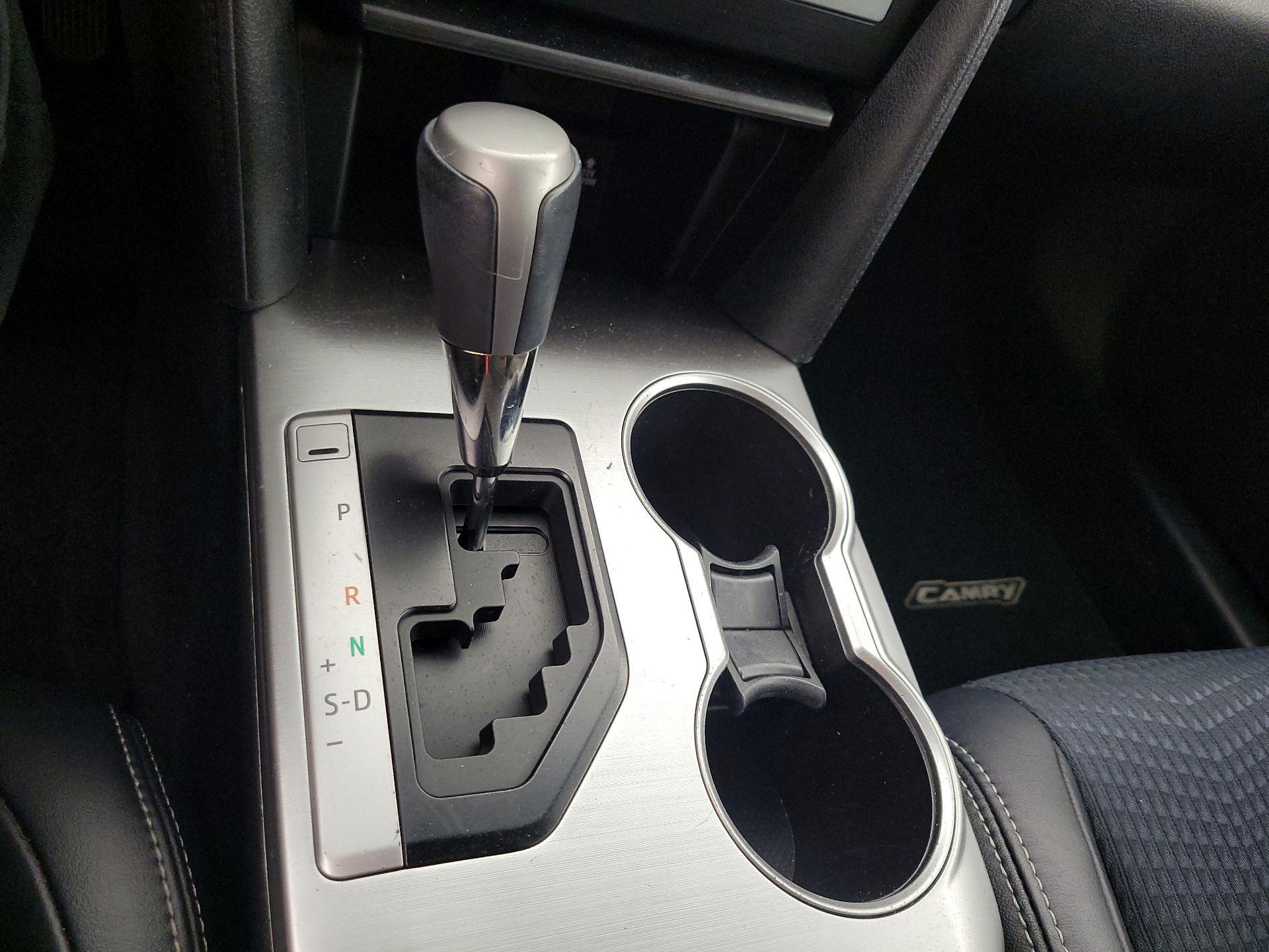 Thumbnail: 2014 Toyota Camry - 17
