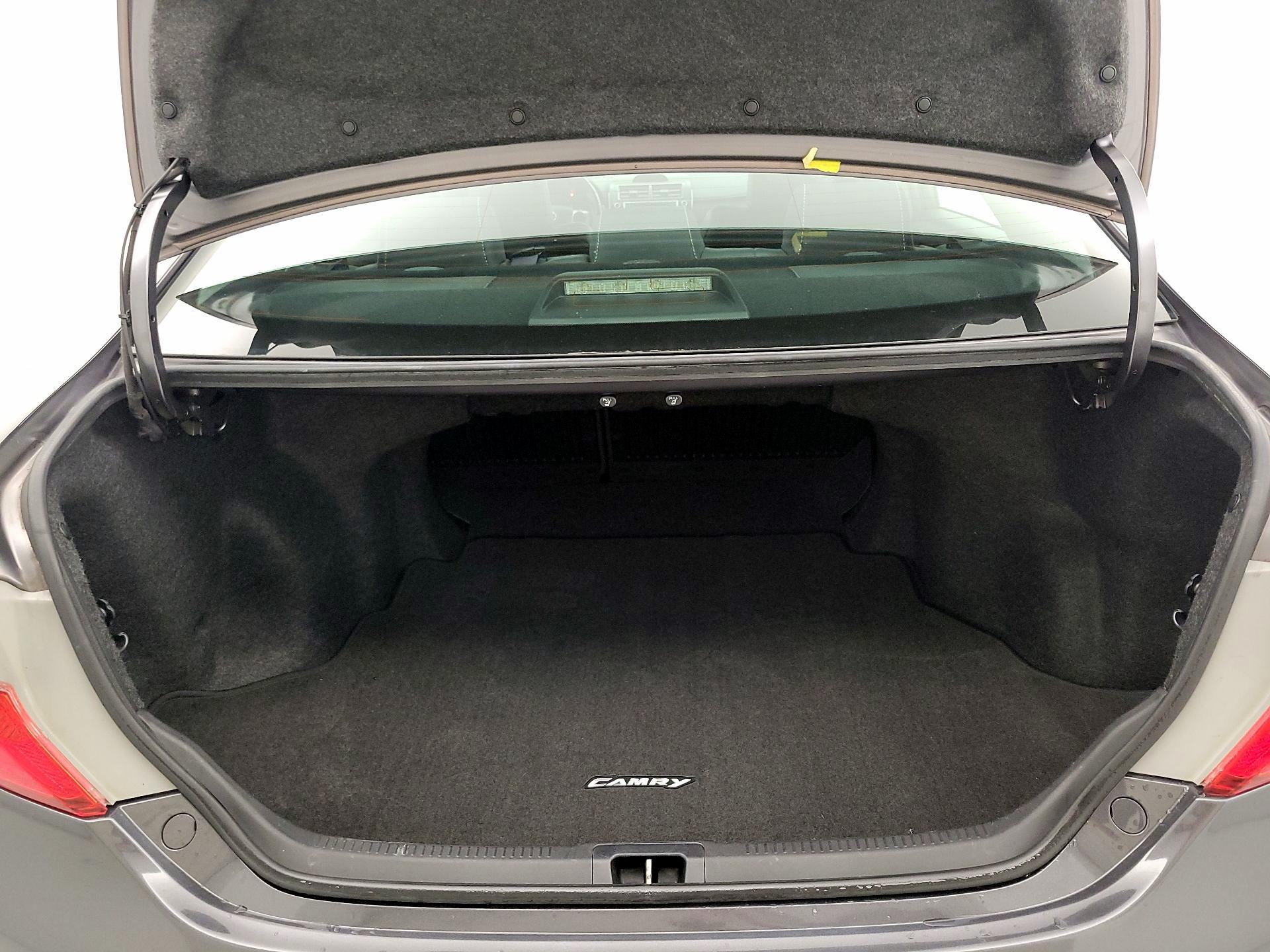 Thumbnail: 2014 Toyota Camry - 20