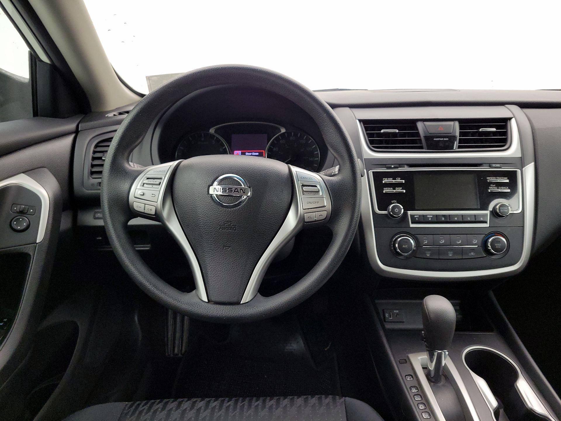 Thumbnail: 2018 Nissan Altima - 10