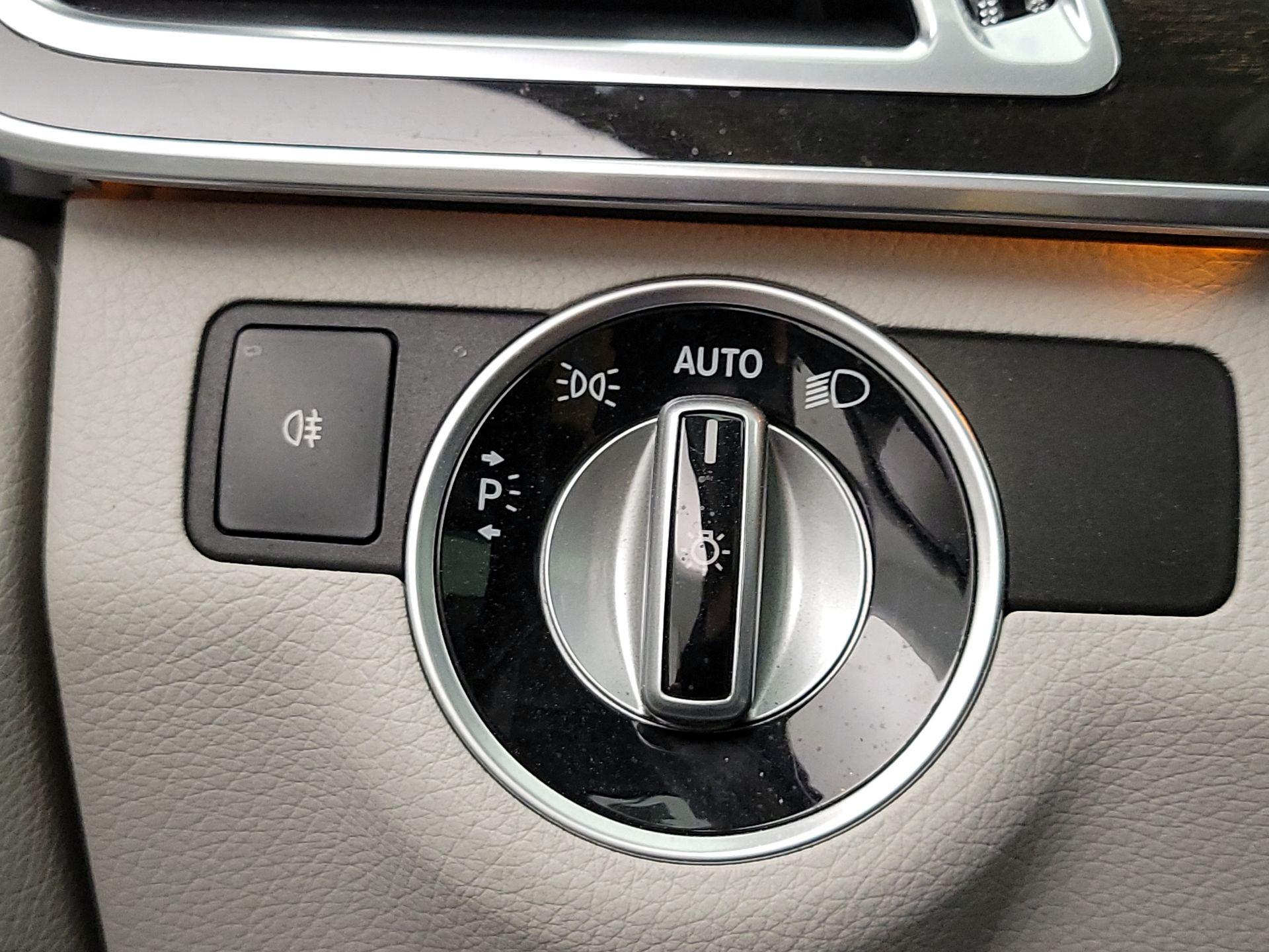 Thumbnail: 2014 Mercedes-Benz E-Class - 13