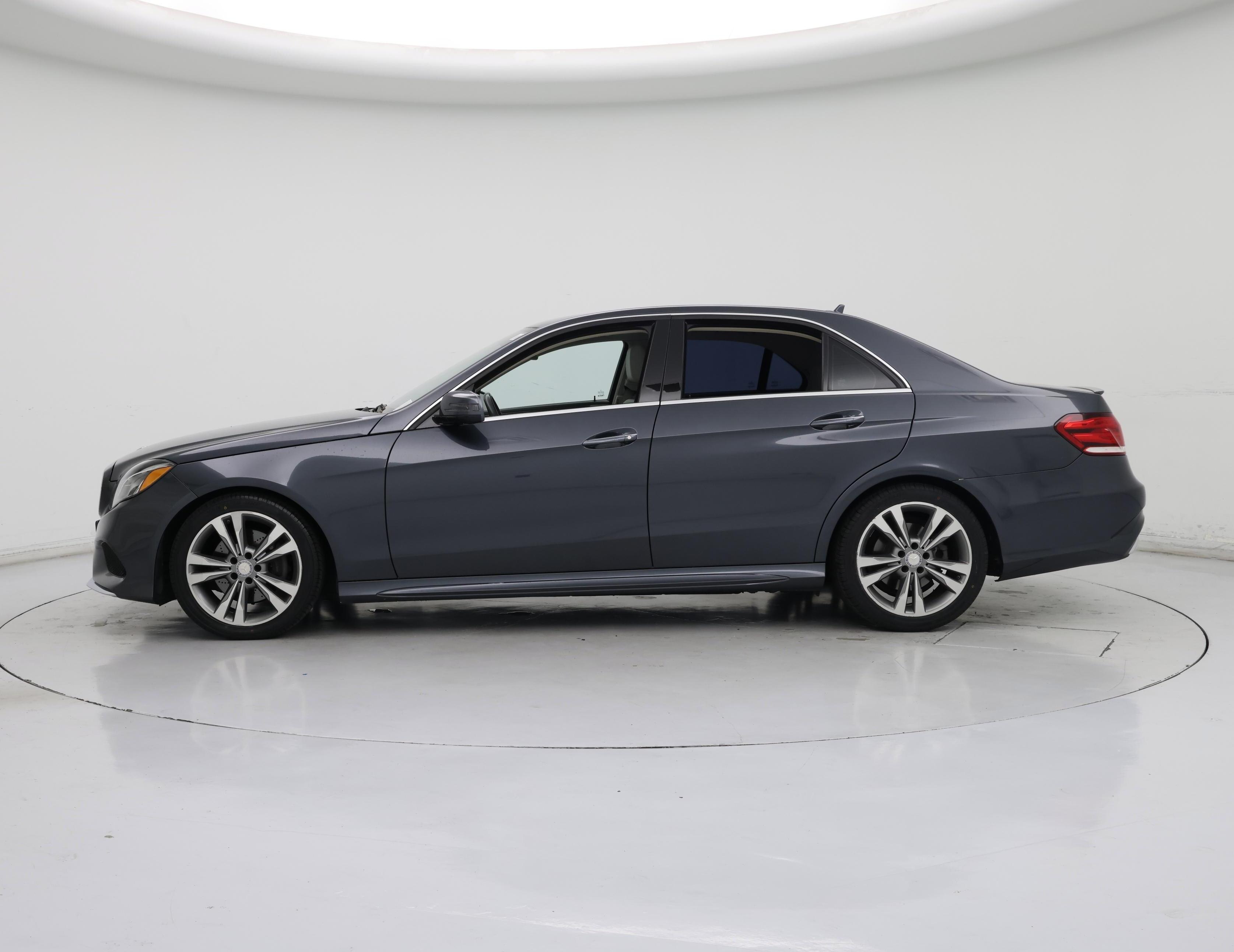 Thumbnail: 2014 Mercedes-Benz E-Class - 3