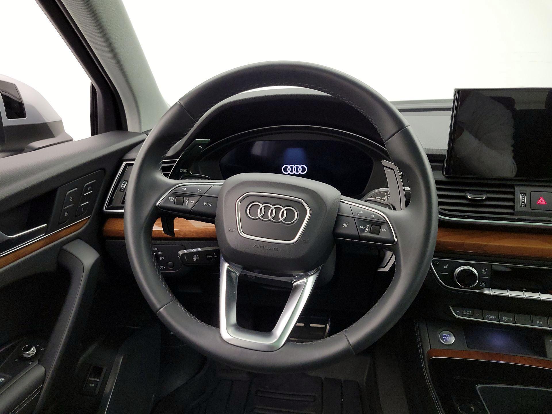 Thumbnail: 2022 Audi Q5 - 10
