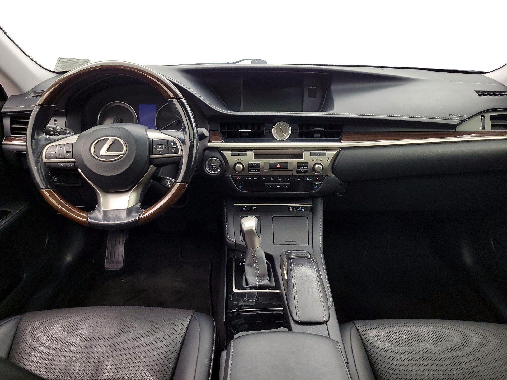 Thumbnail: 2016 Lexus ES - 9
