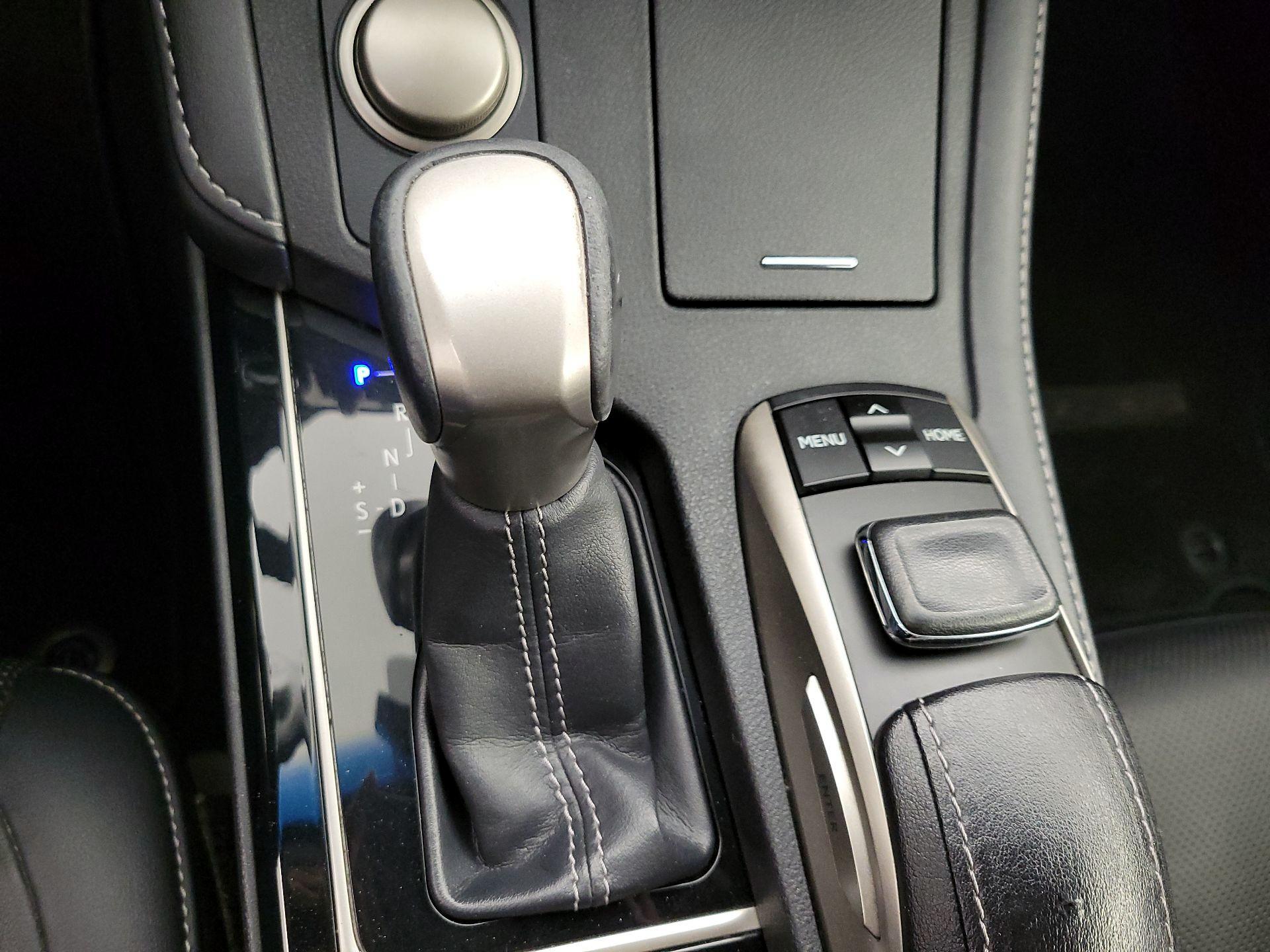Thumbnail: 2016 Lexus ES - 18