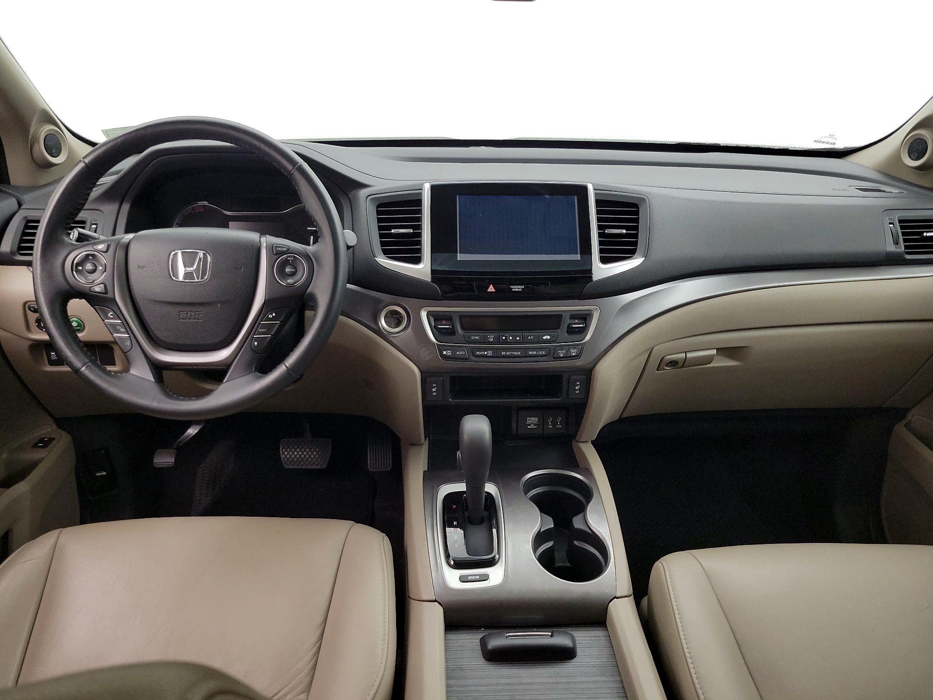 Thumbnail: 2016 Honda Pilot - 9
