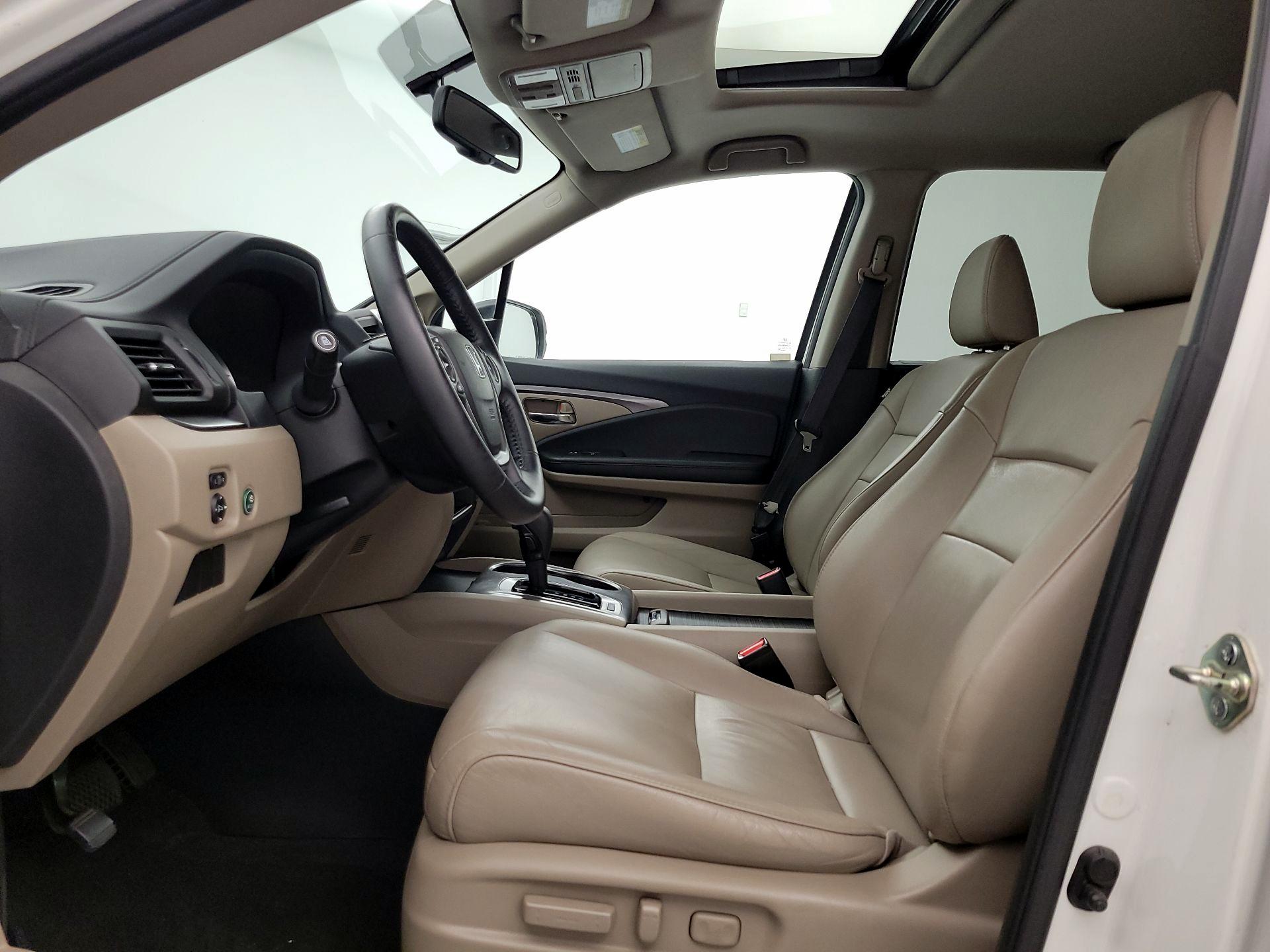 Thumbnail: 2016 Honda Pilot - 11