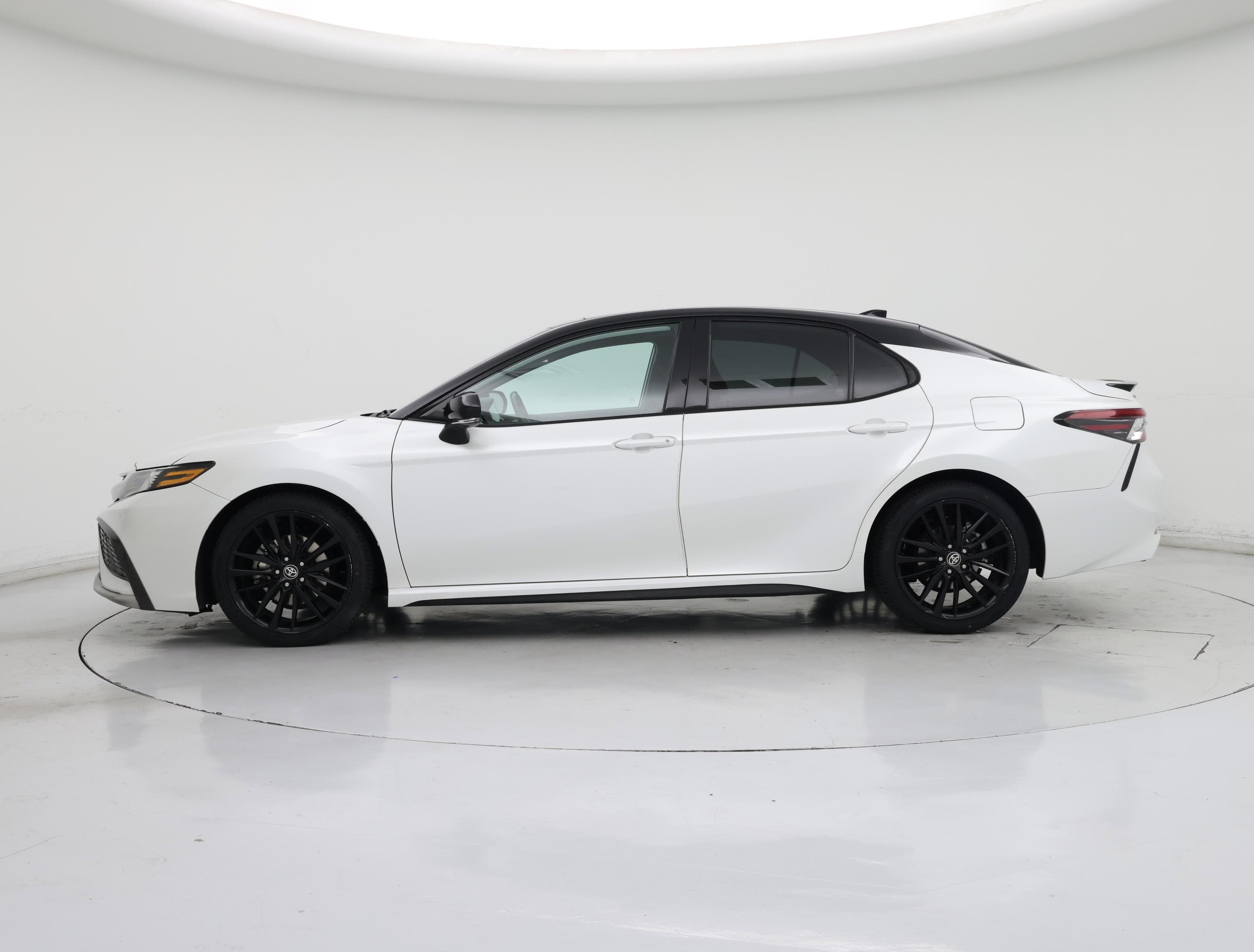 Thumbnail: 2021 Toyota Camry - 3